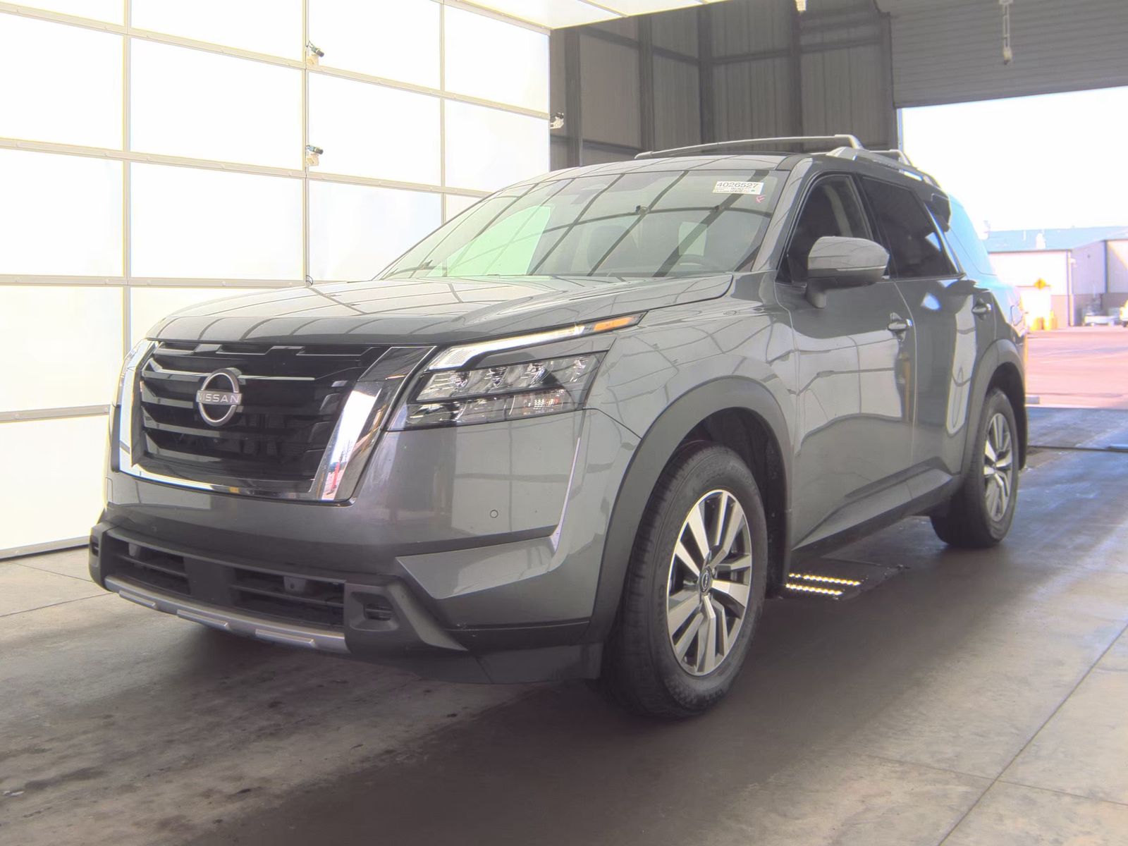 2025 Nissan Pathfinder SL AWD