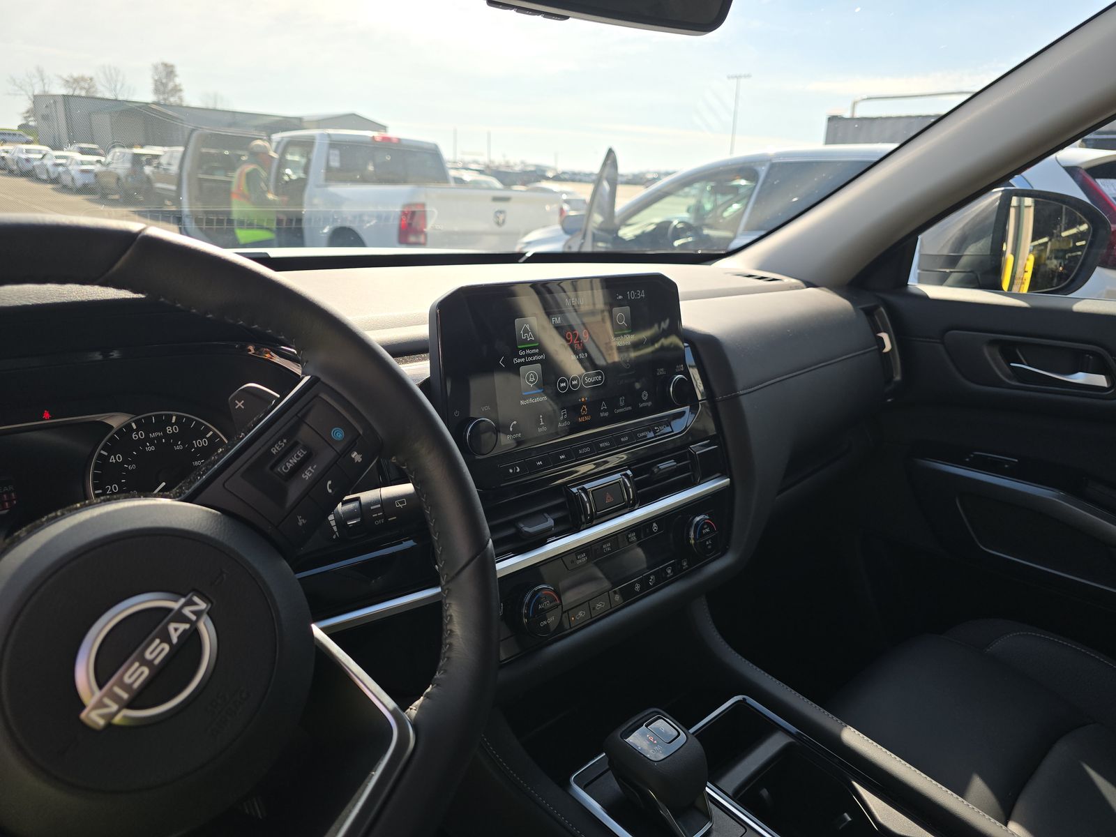 2025 Nissan Pathfinder SL AWD