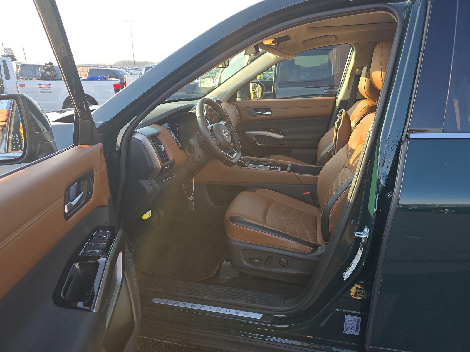 2025 Nissan Pathfinder Platinum AWD