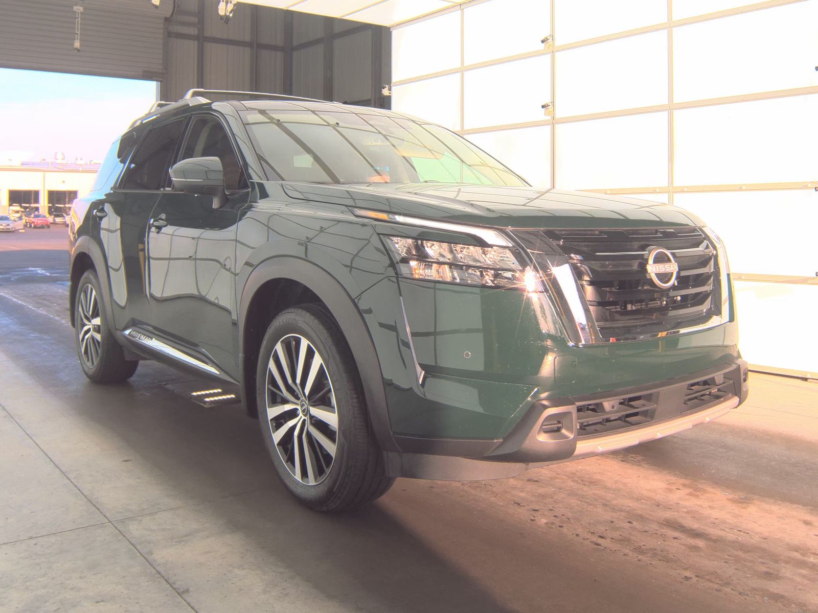 2025 Nissan Pathfinder Platinum AWD