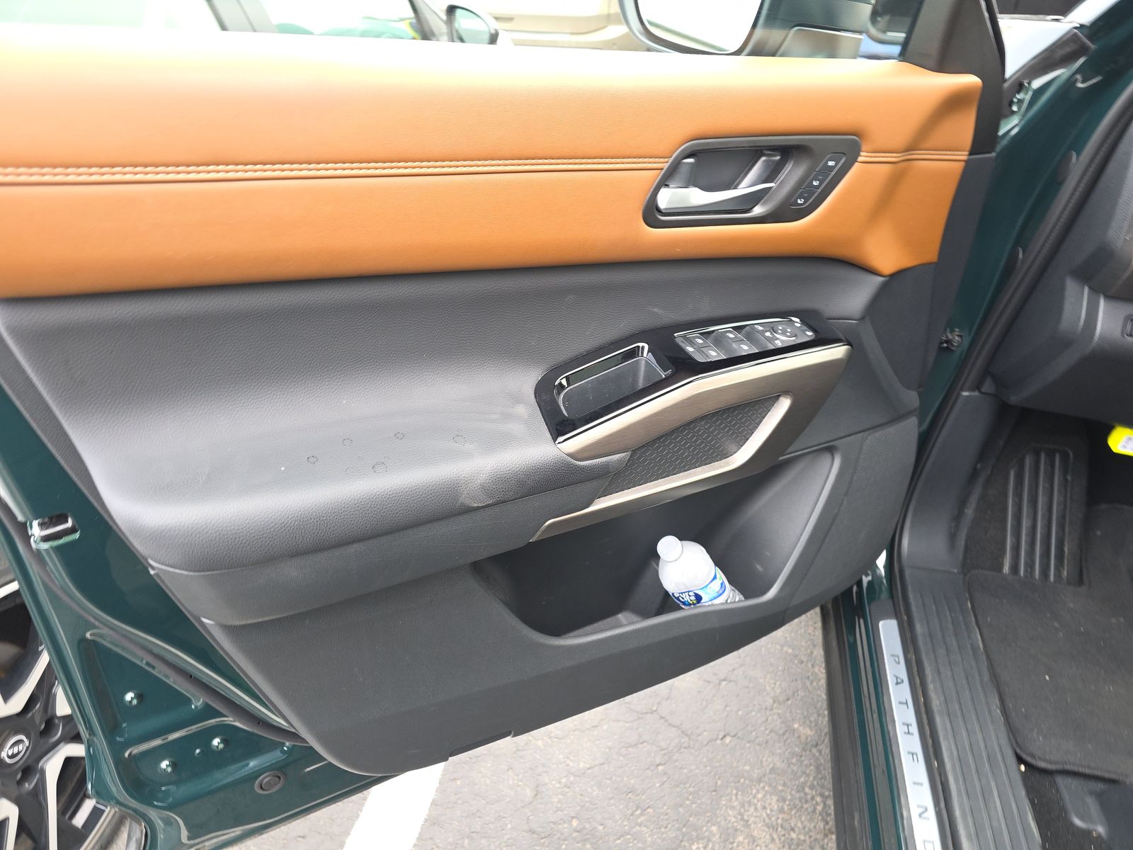 2025 Nissan Pathfinder Platinum AWD