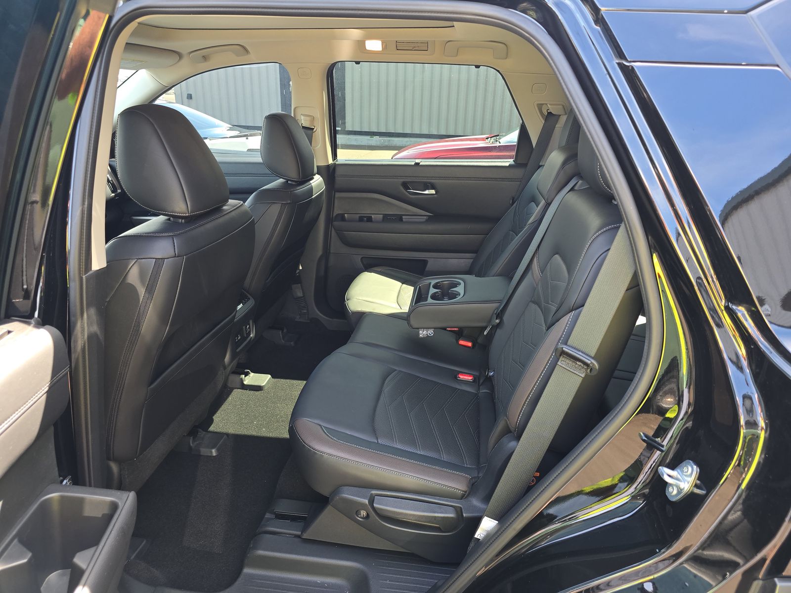 2025 Nissan Pathfinder Platinum FWD