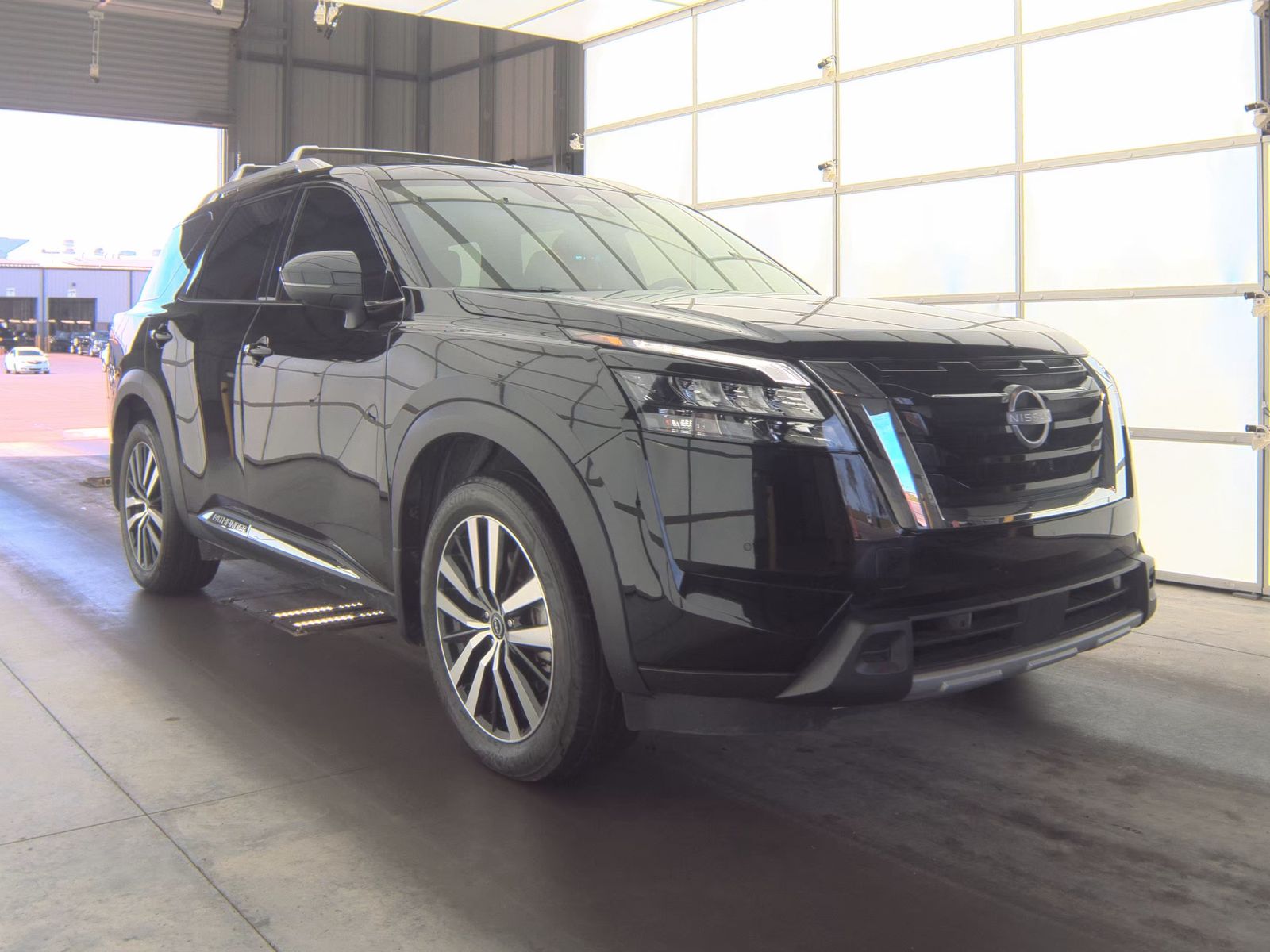 2025 Nissan Pathfinder Platinum FWD