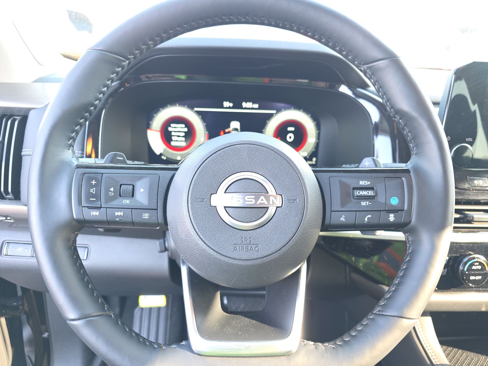 2025 Nissan Pathfinder Platinum FWD