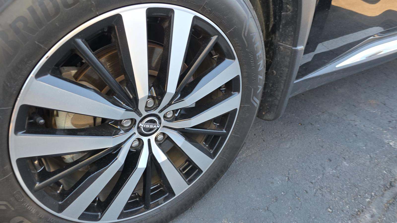 2025 Nissan Pathfinder Platinum FWD