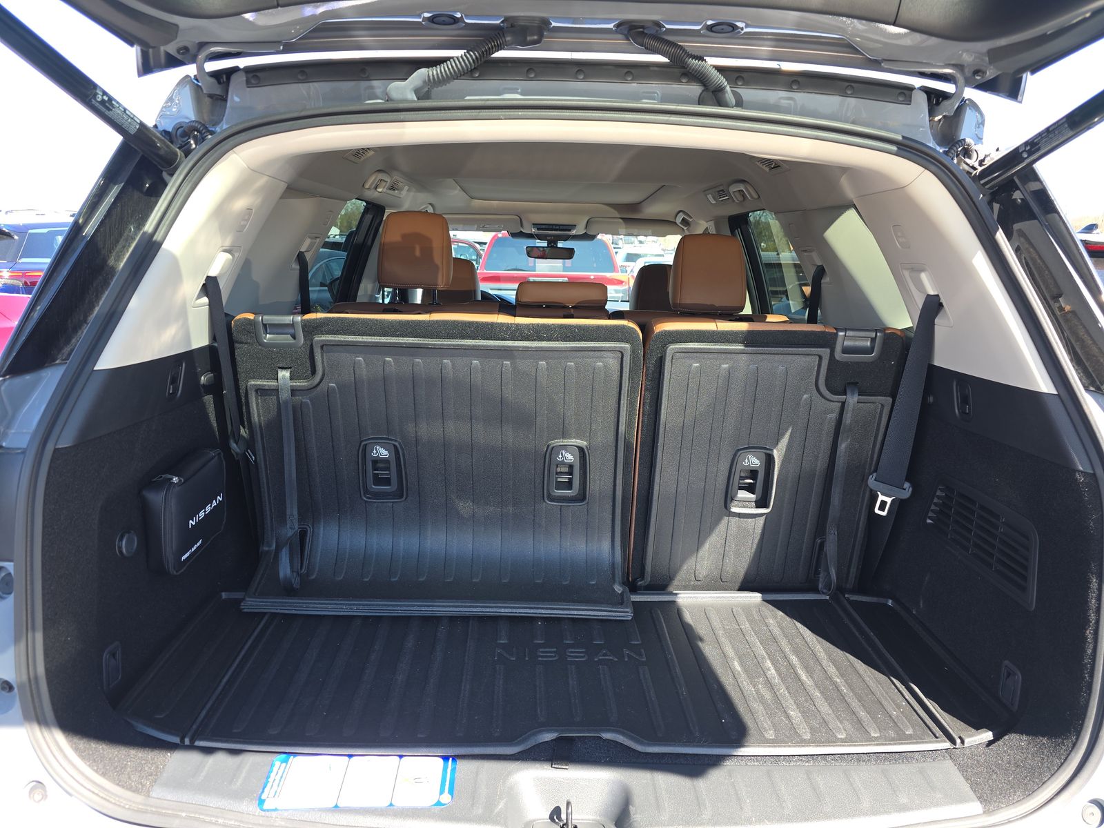 2025 Nissan Pathfinder Platinum AWD