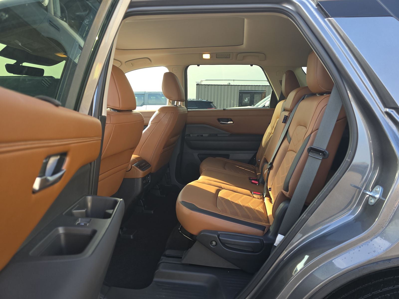 2024 Nissan Pathfinder Platinum FWD