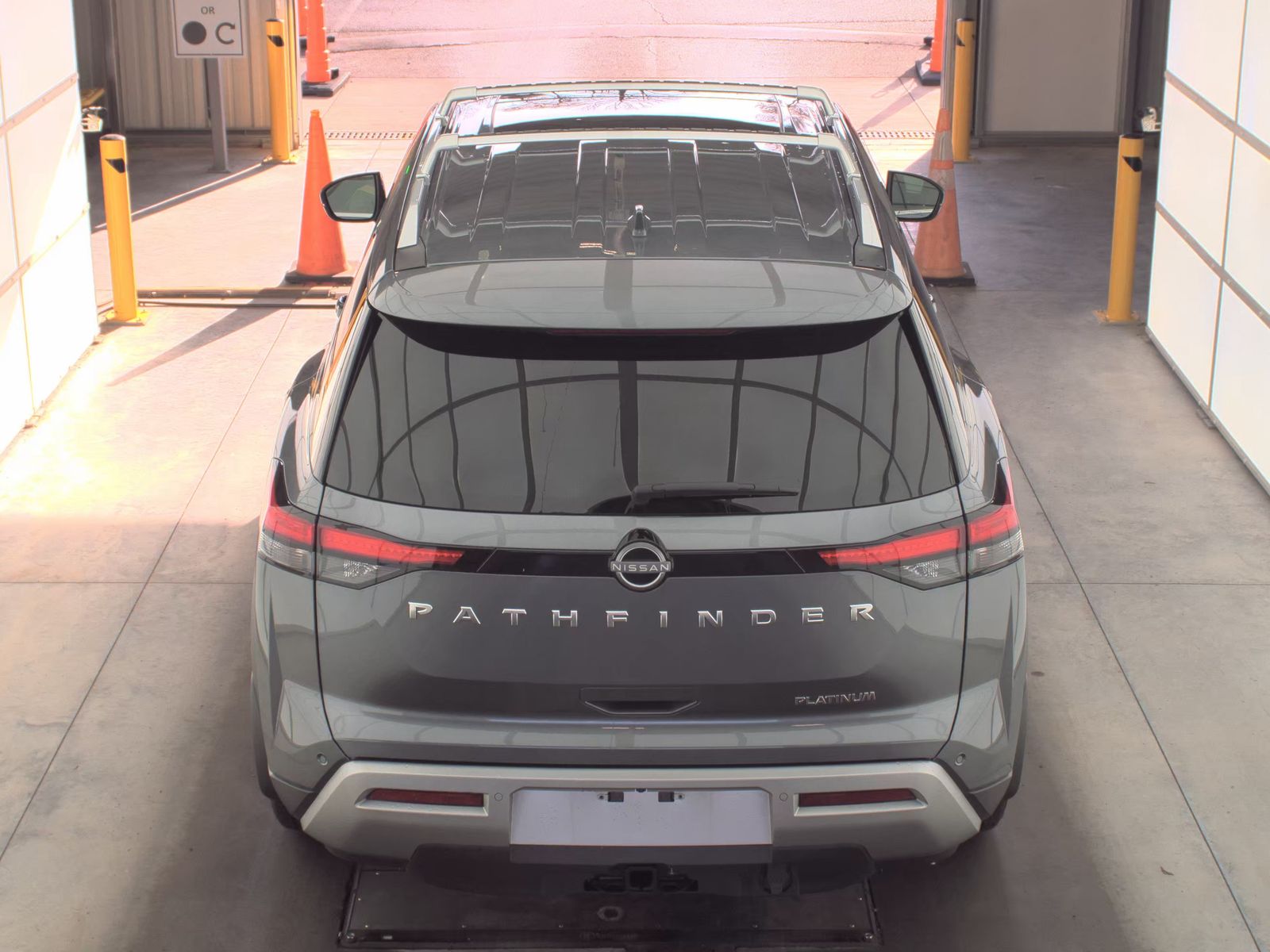 2024 Nissan Pathfinder Platinum FWD