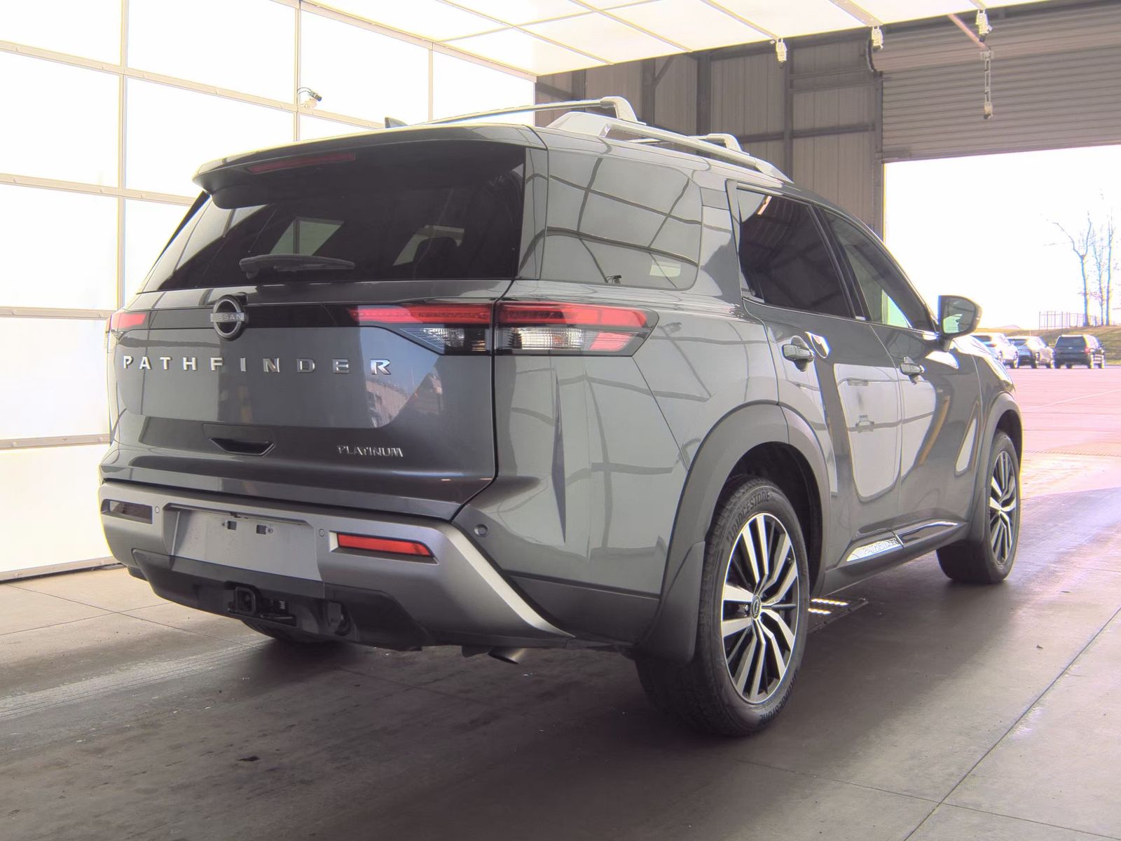2024 Nissan Pathfinder Platinum FWD