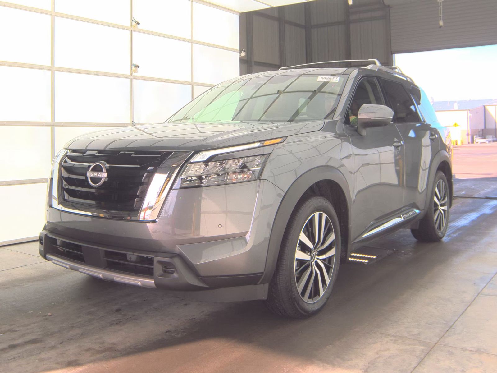 2024 Nissan Pathfinder Platinum FWD