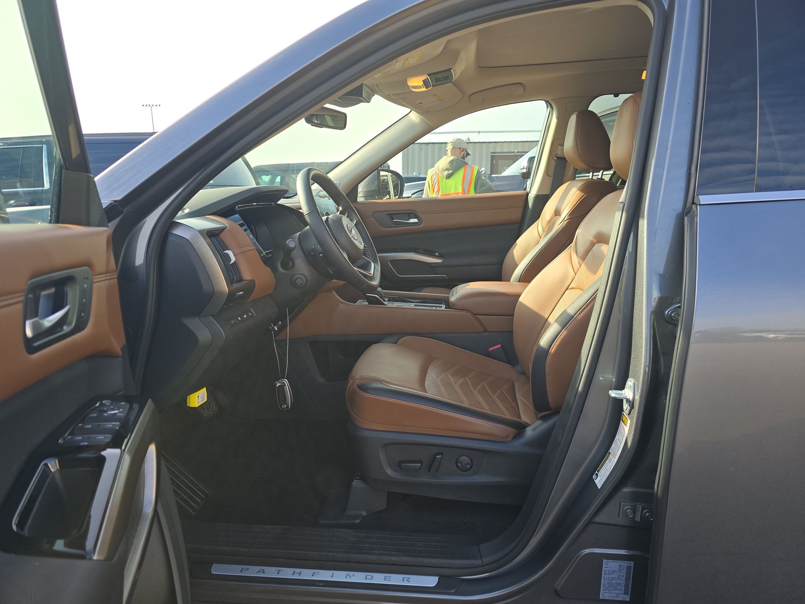 2024 Nissan Pathfinder Platinum FWD