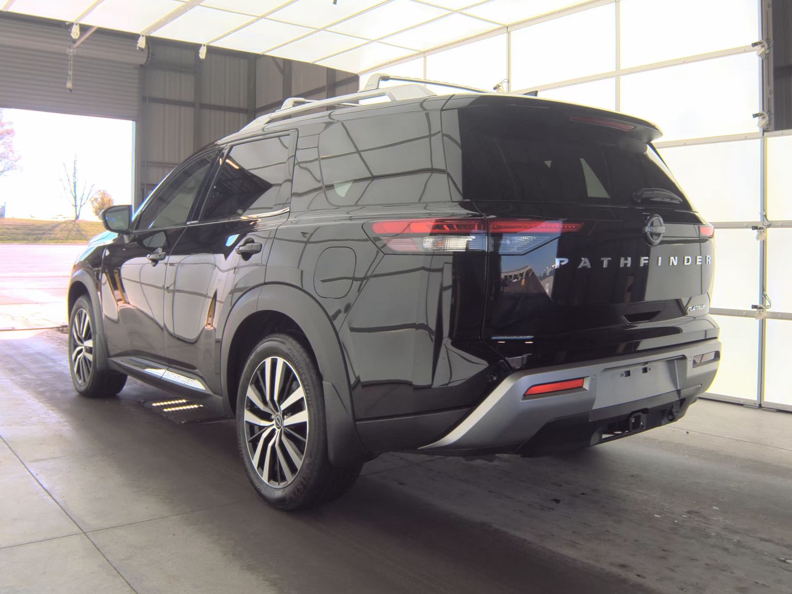 2024 Nissan Pathfinder Platinum FWD