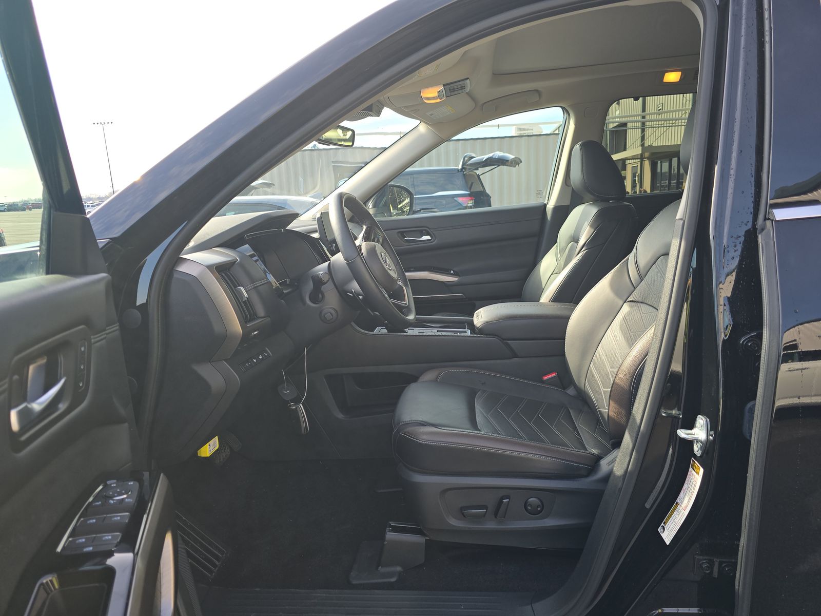 2024 Nissan Pathfinder Platinum FWD