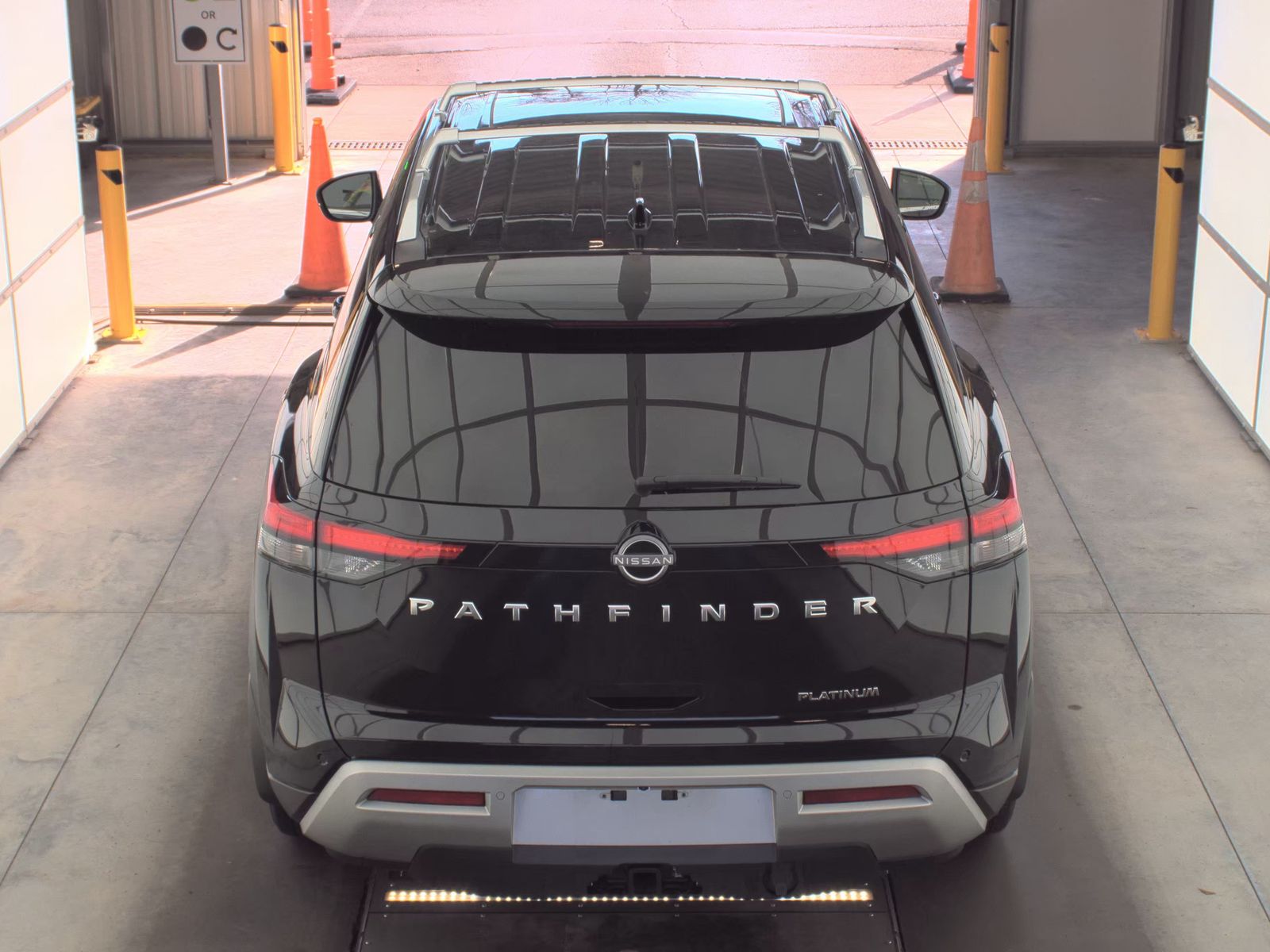 2024 Nissan Pathfinder Platinum FWD