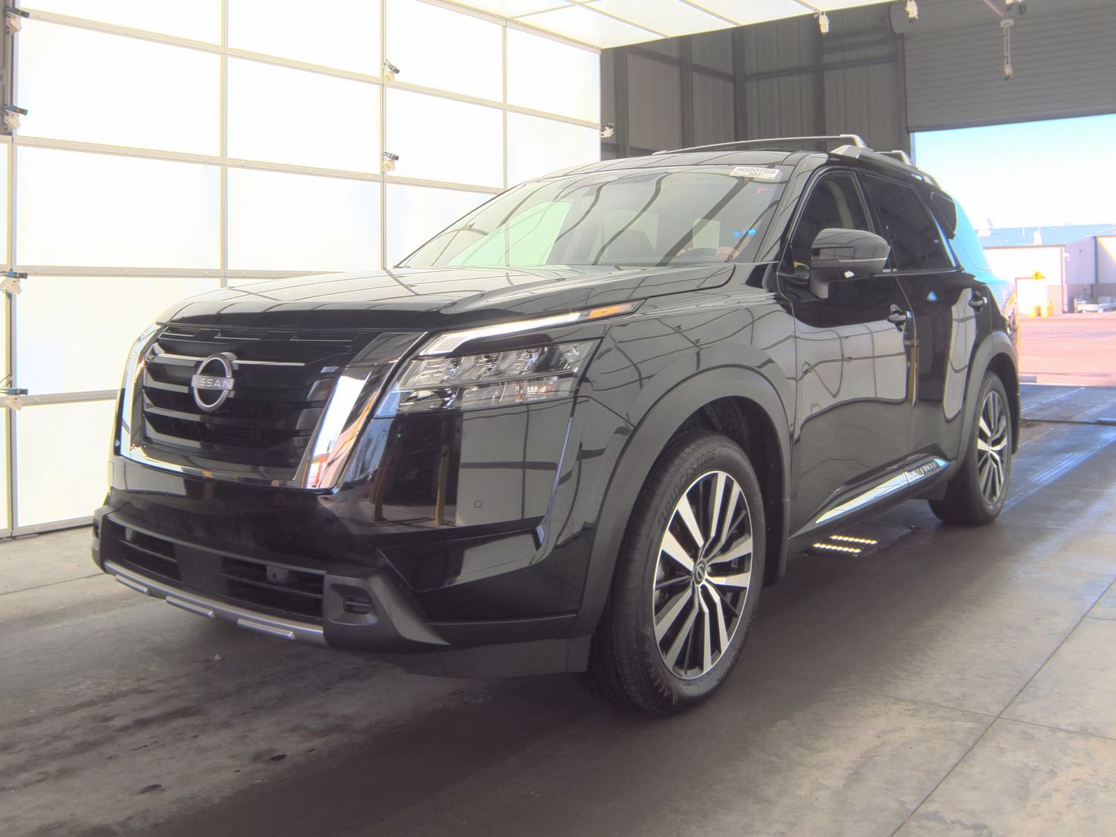 2024 Nissan Pathfinder Platinum FWD