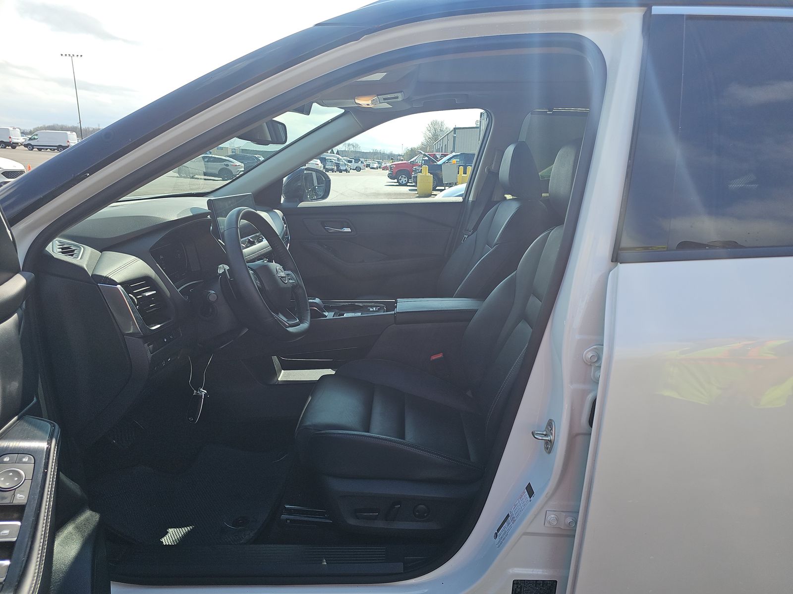 2025 Nissan Rogue SL FWD