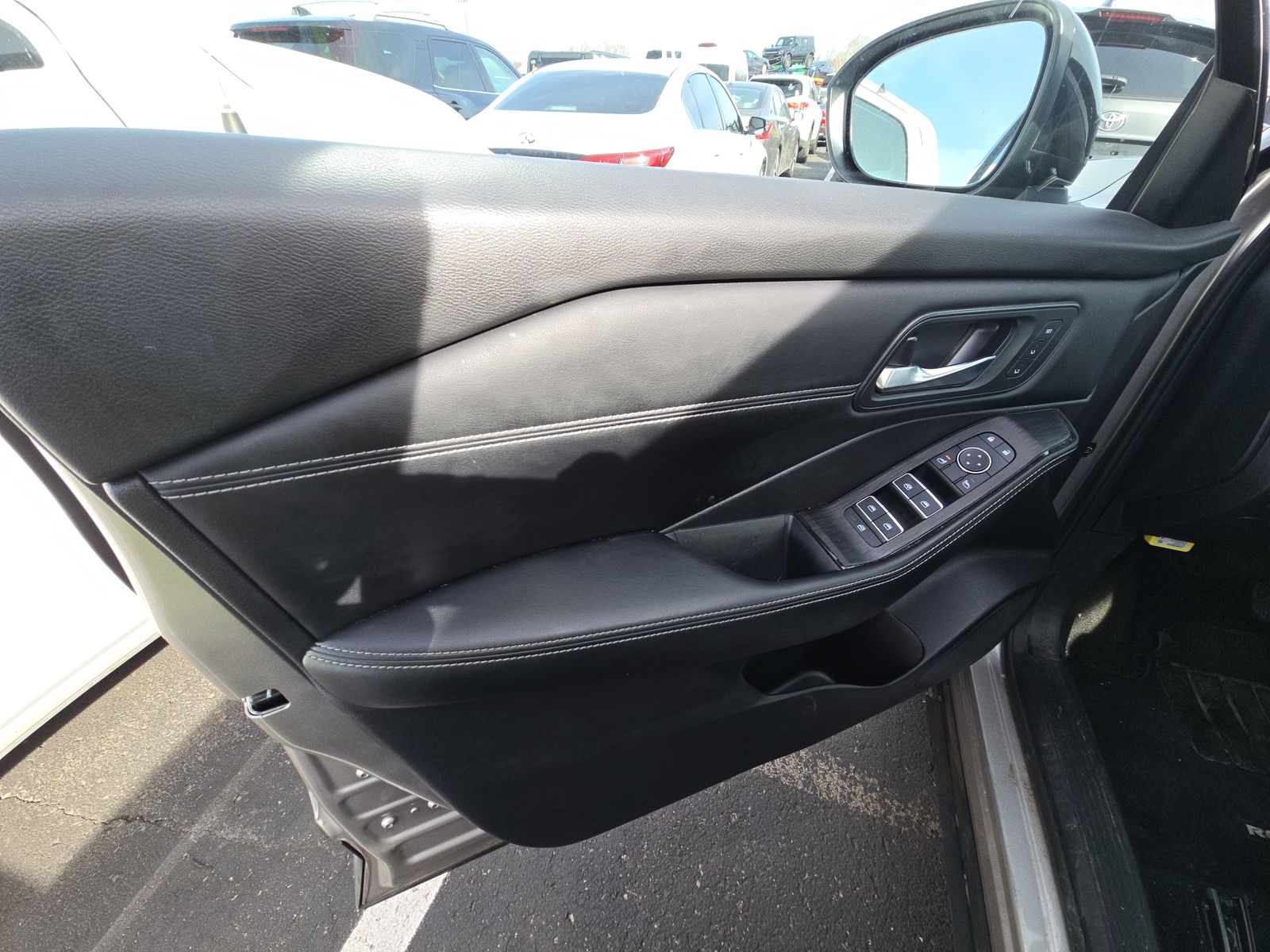 2025 Nissan Rogue SL FWD