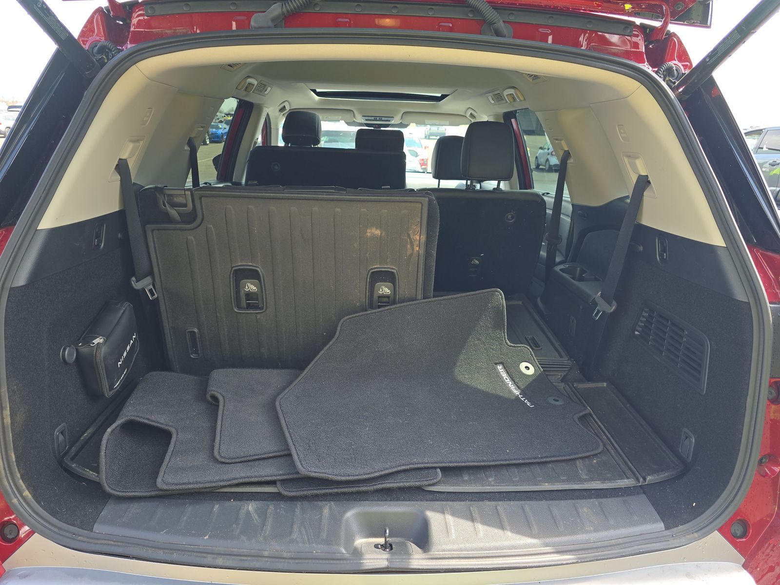 2024 Nissan Pathfinder Platinum FWD