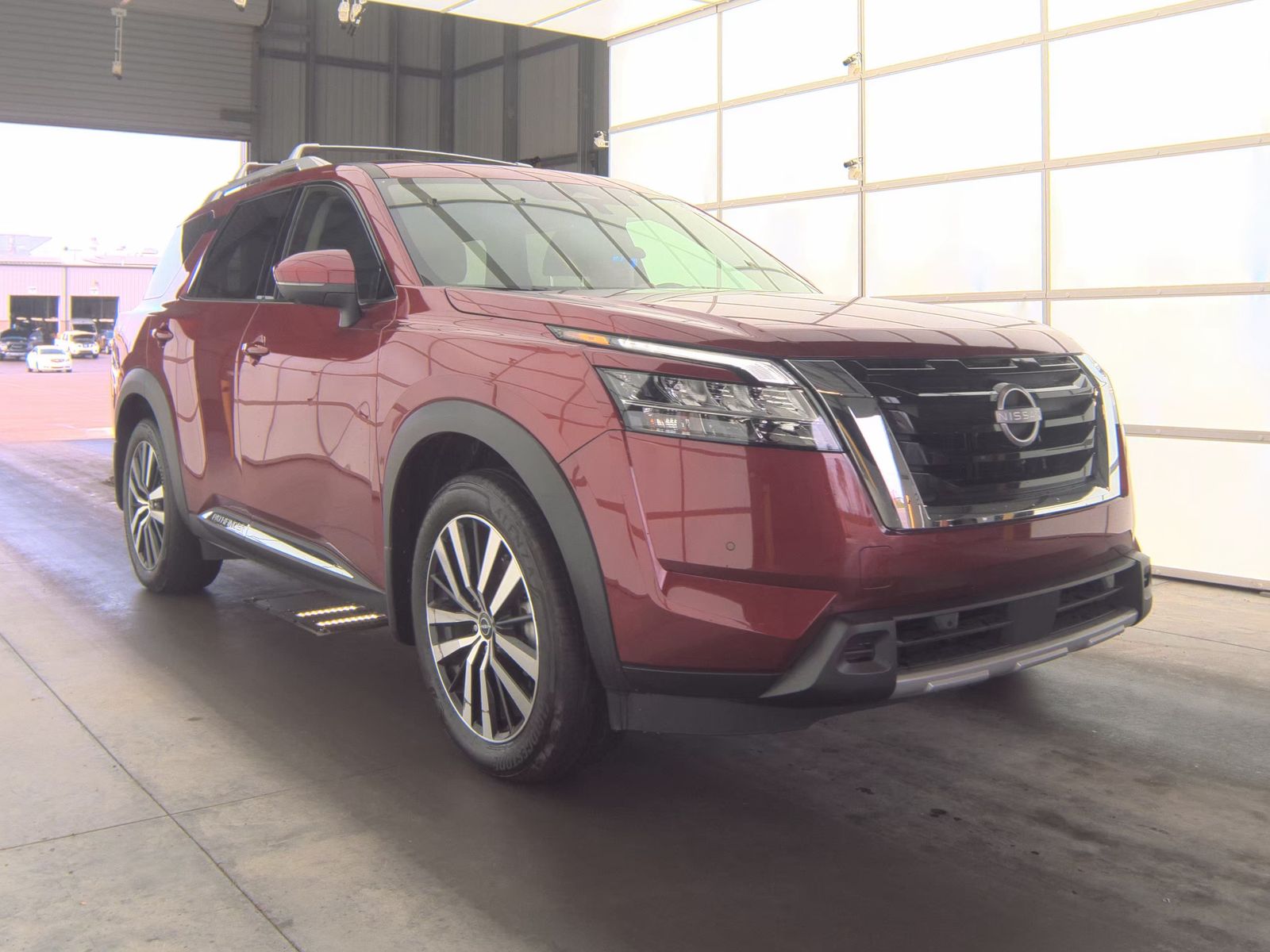 2024 Nissan Pathfinder Platinum FWD
