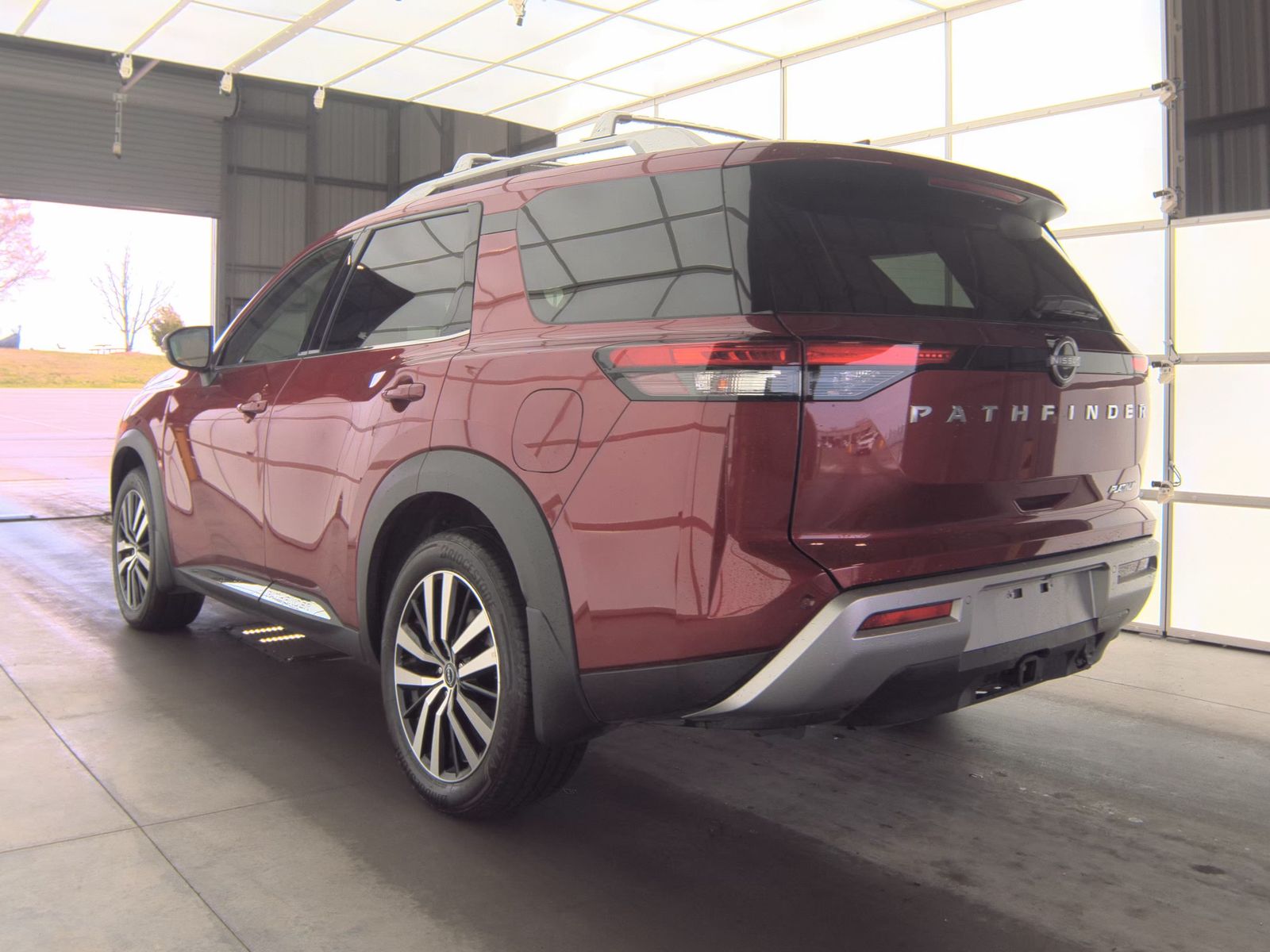 2024 Nissan Pathfinder Platinum FWD