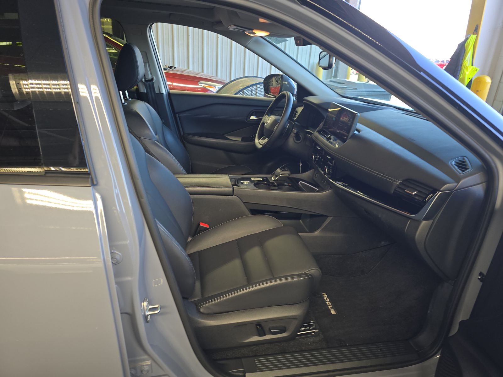 2025 Nissan Rogue SL FWD