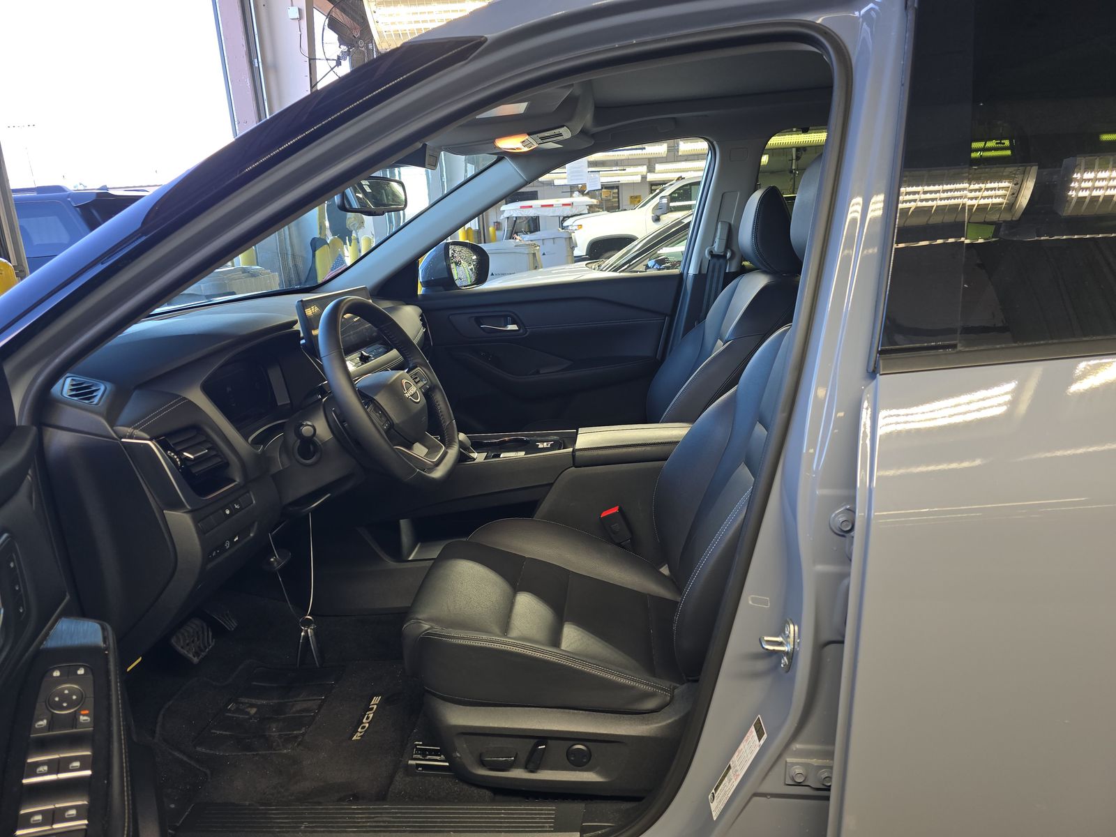 2025 Nissan Rogue SL FWD