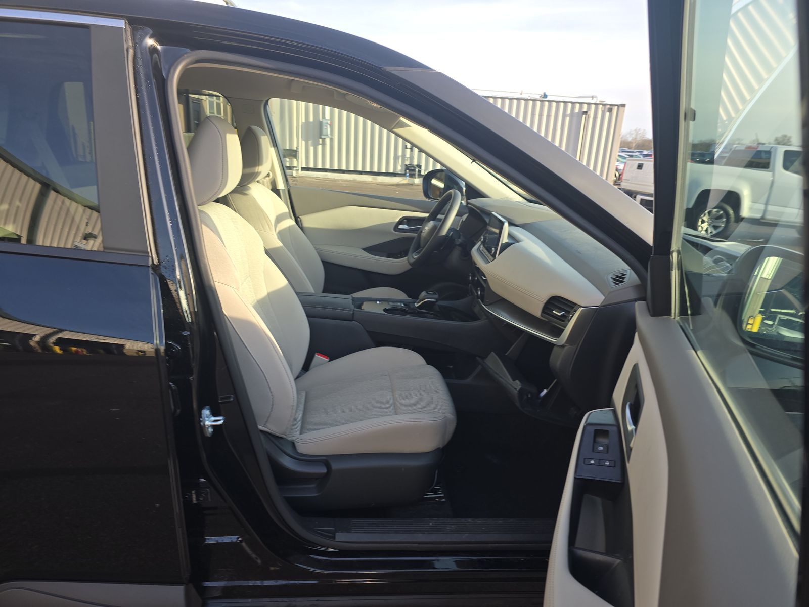 2025 Nissan Rogue SV FWD