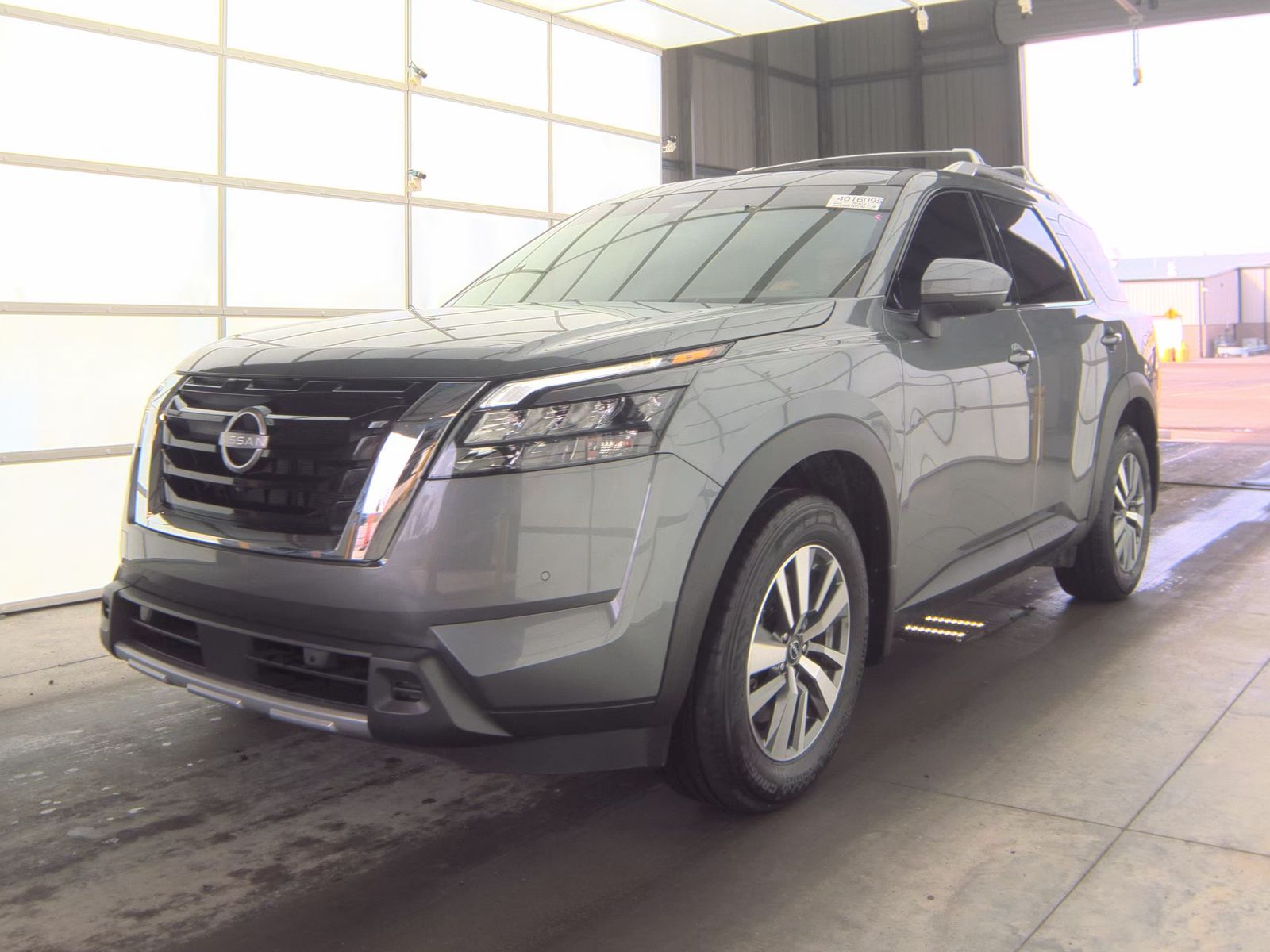 2025 Nissan Pathfinder SL AWD