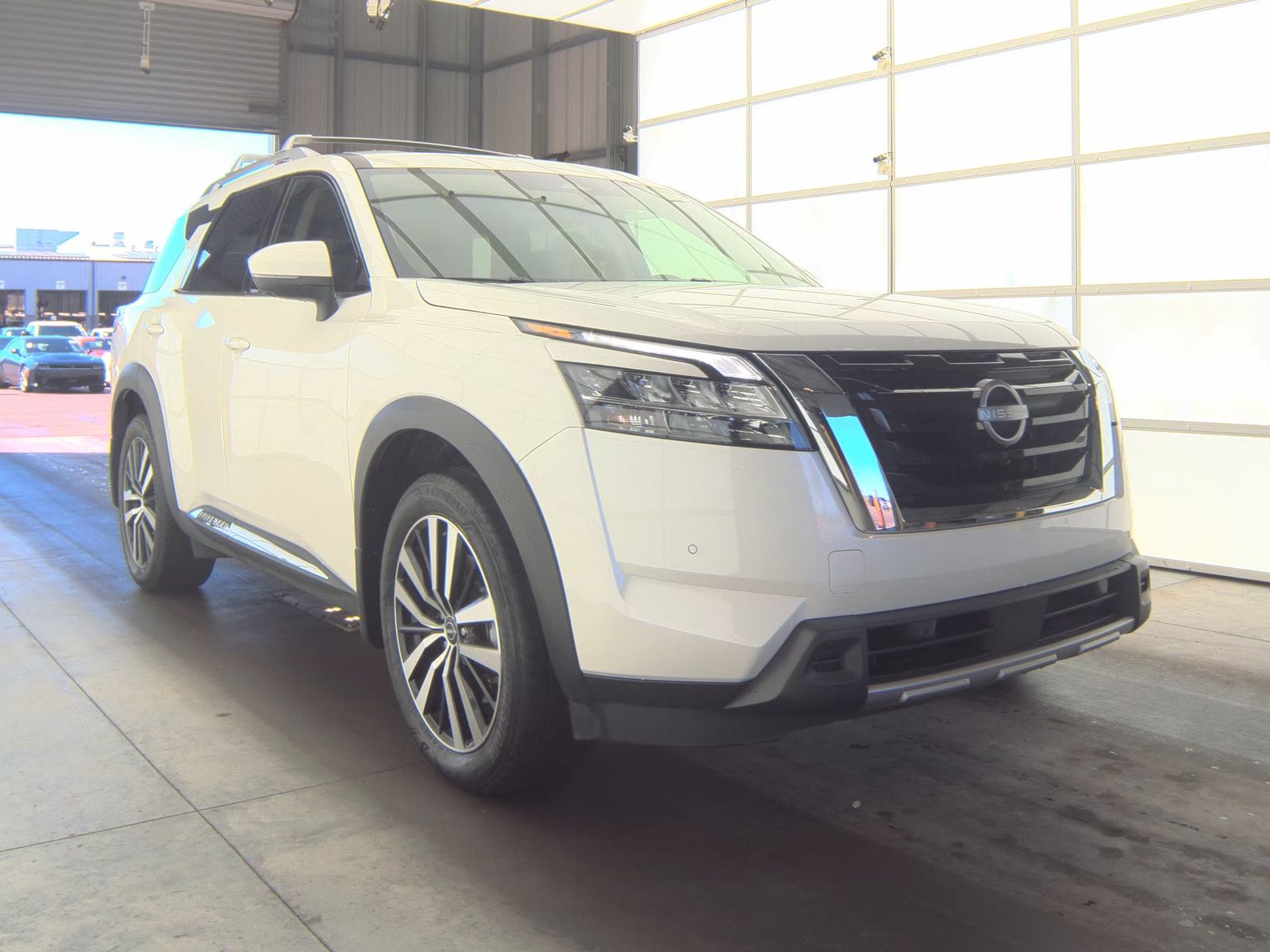 2024 Nissan Pathfinder Platinum FWD