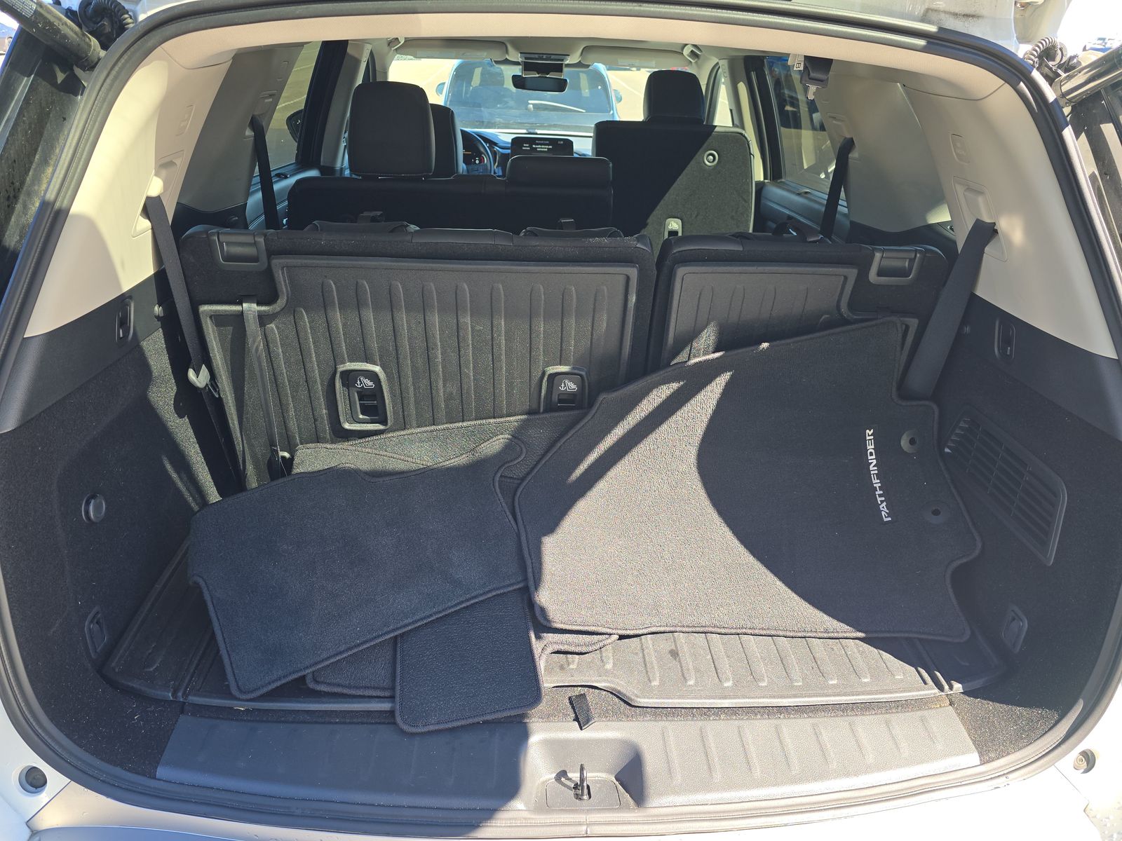 2024 Nissan Pathfinder Platinum FWD