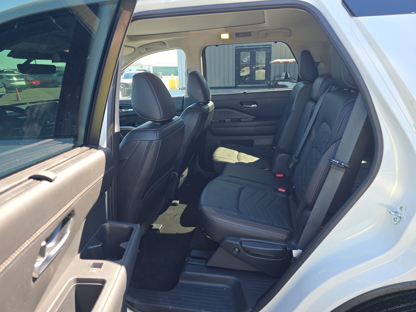 2024 Nissan Pathfinder Platinum FWD