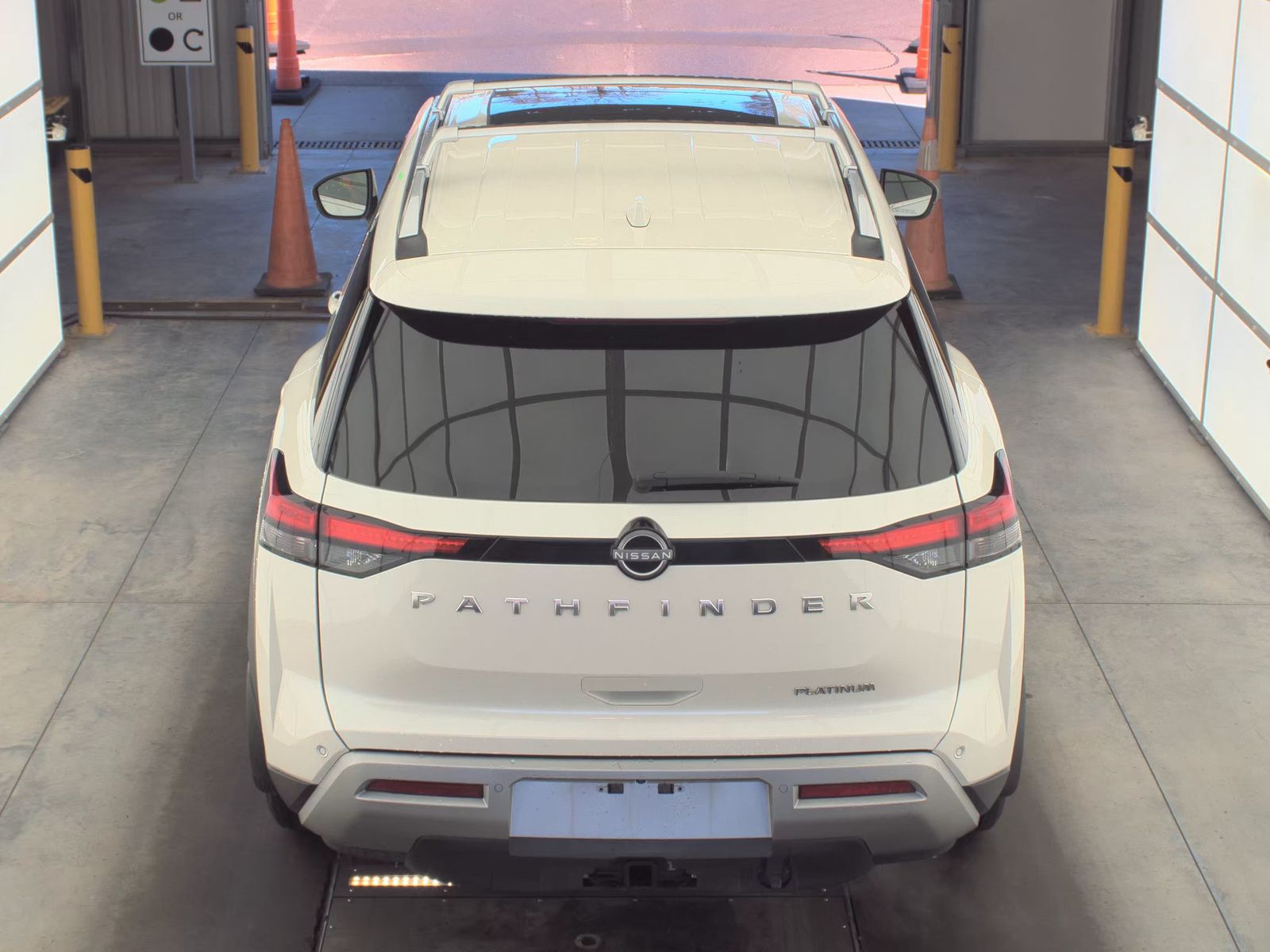 2024 Nissan Pathfinder Platinum FWD