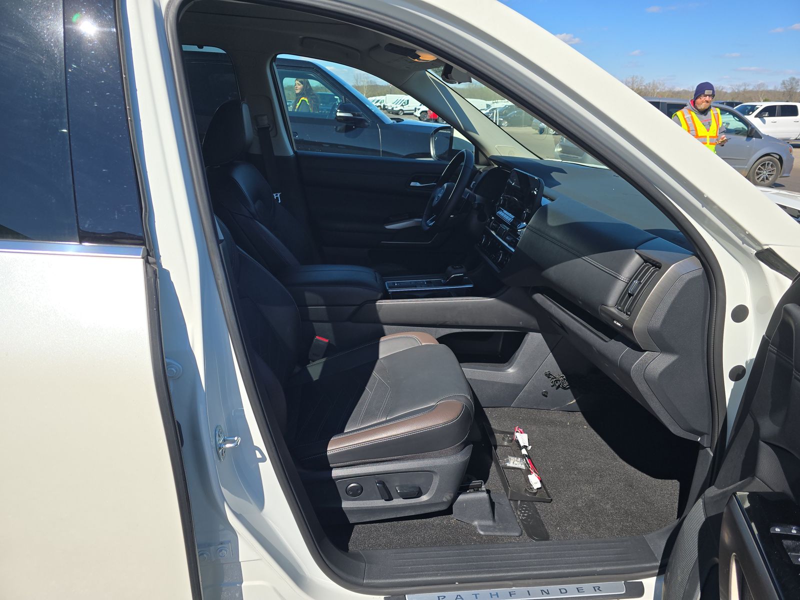 2024 Nissan Pathfinder Platinum FWD