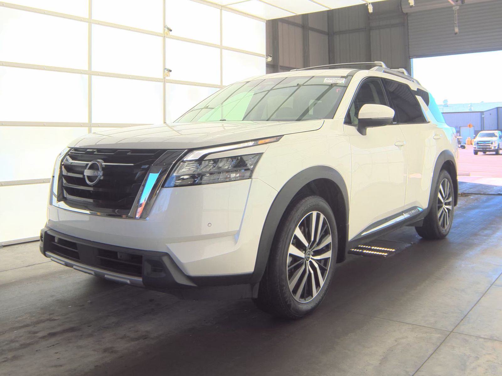 2024 Nissan Pathfinder Platinum FWD