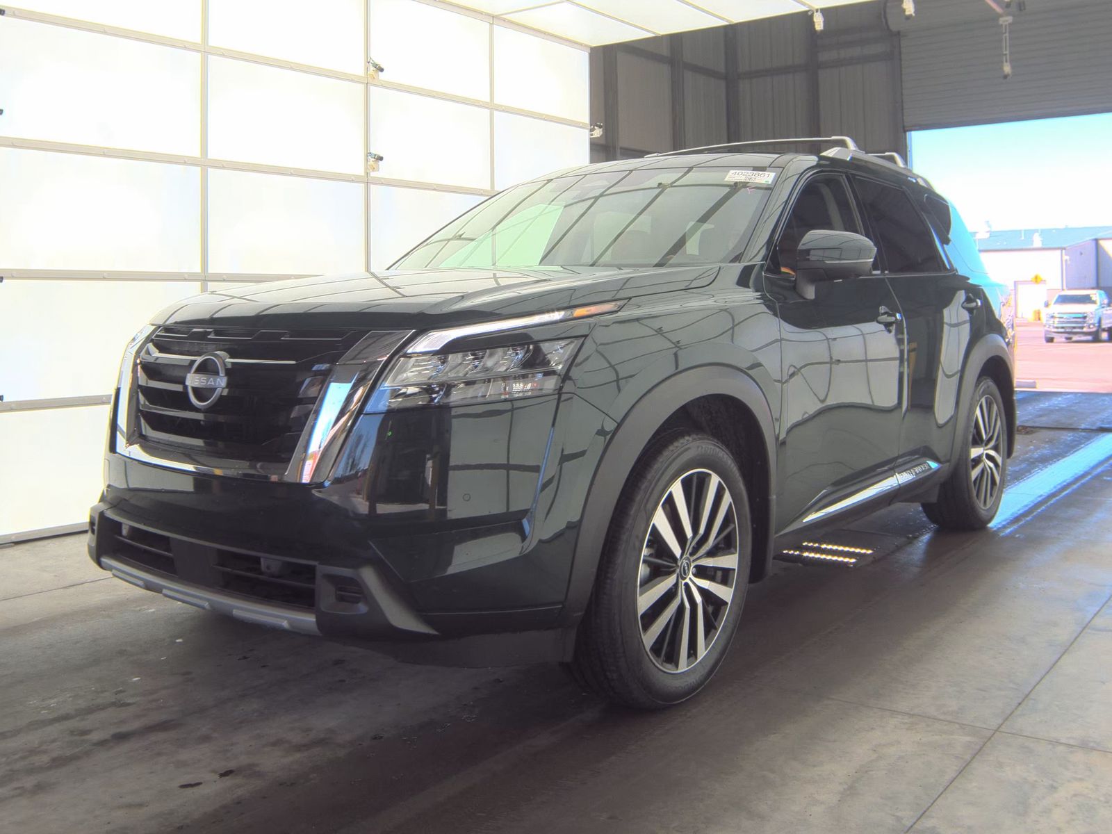 2024 Nissan Pathfinder Platinum FWD