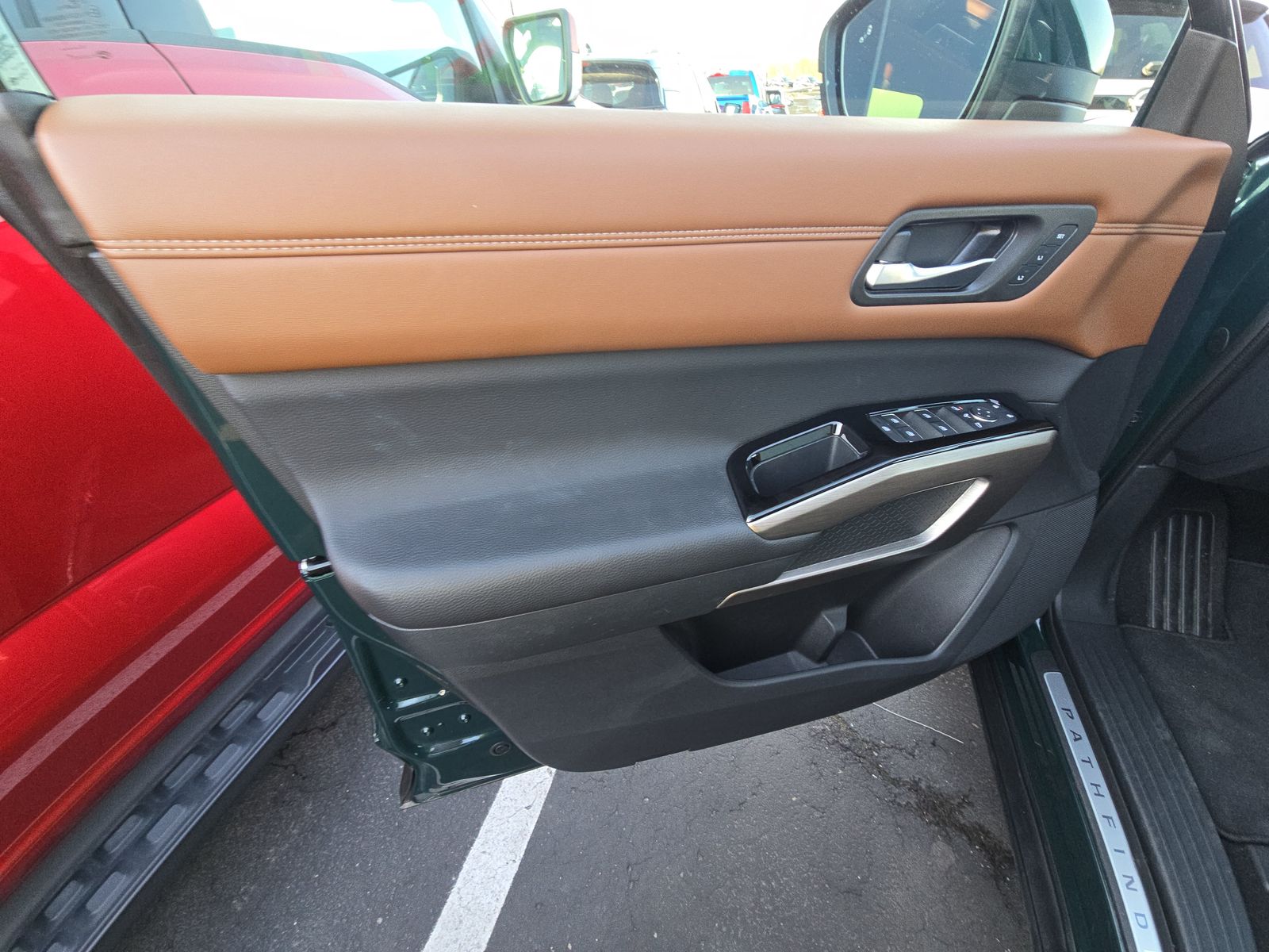 2024 Nissan Pathfinder Platinum FWD