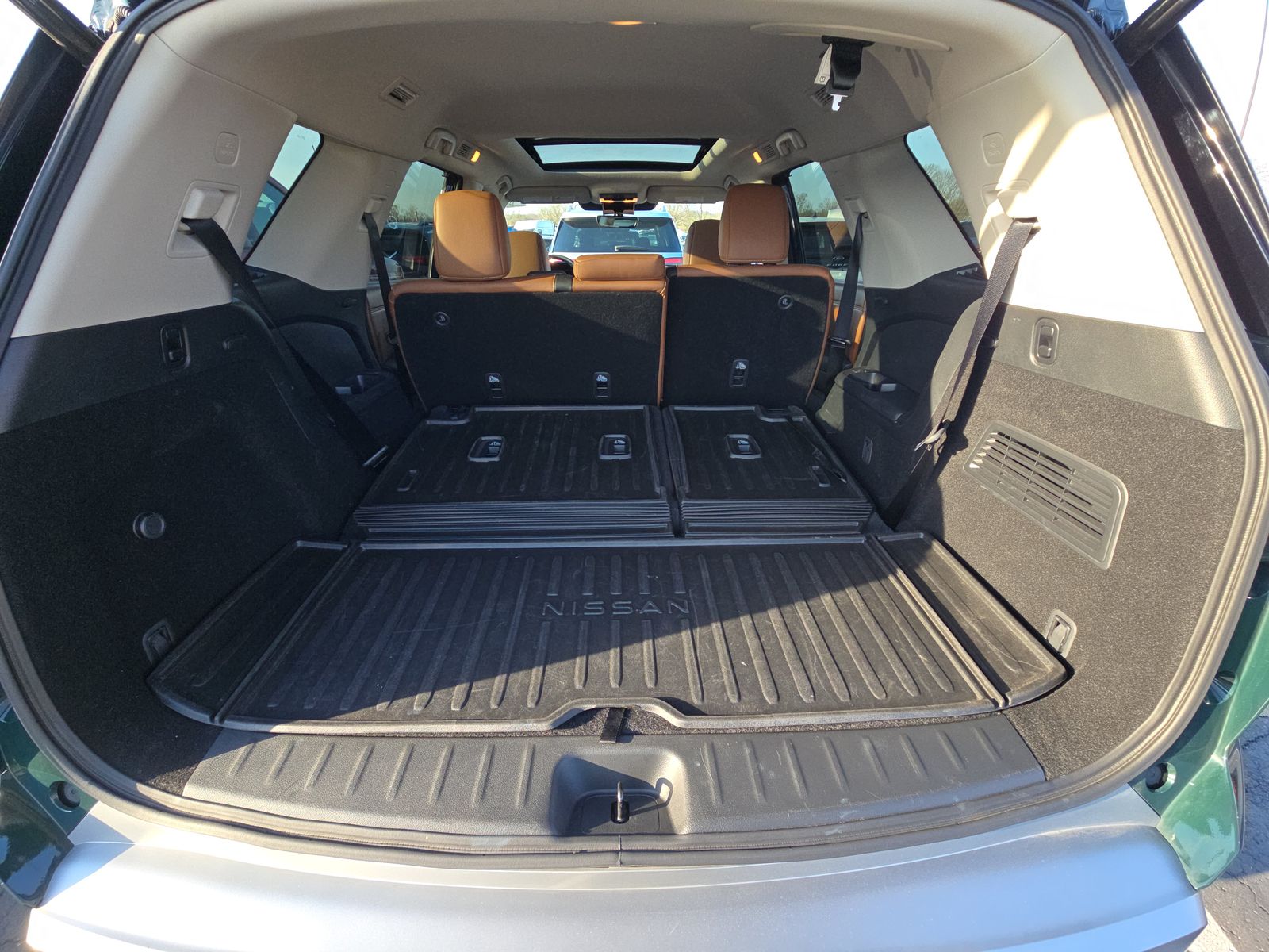 2024 Nissan Pathfinder Platinum FWD