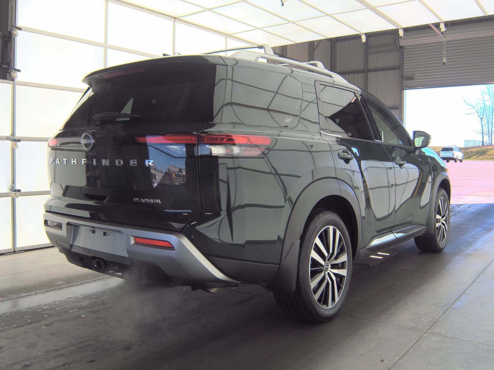 2024 Nissan Pathfinder Platinum FWD