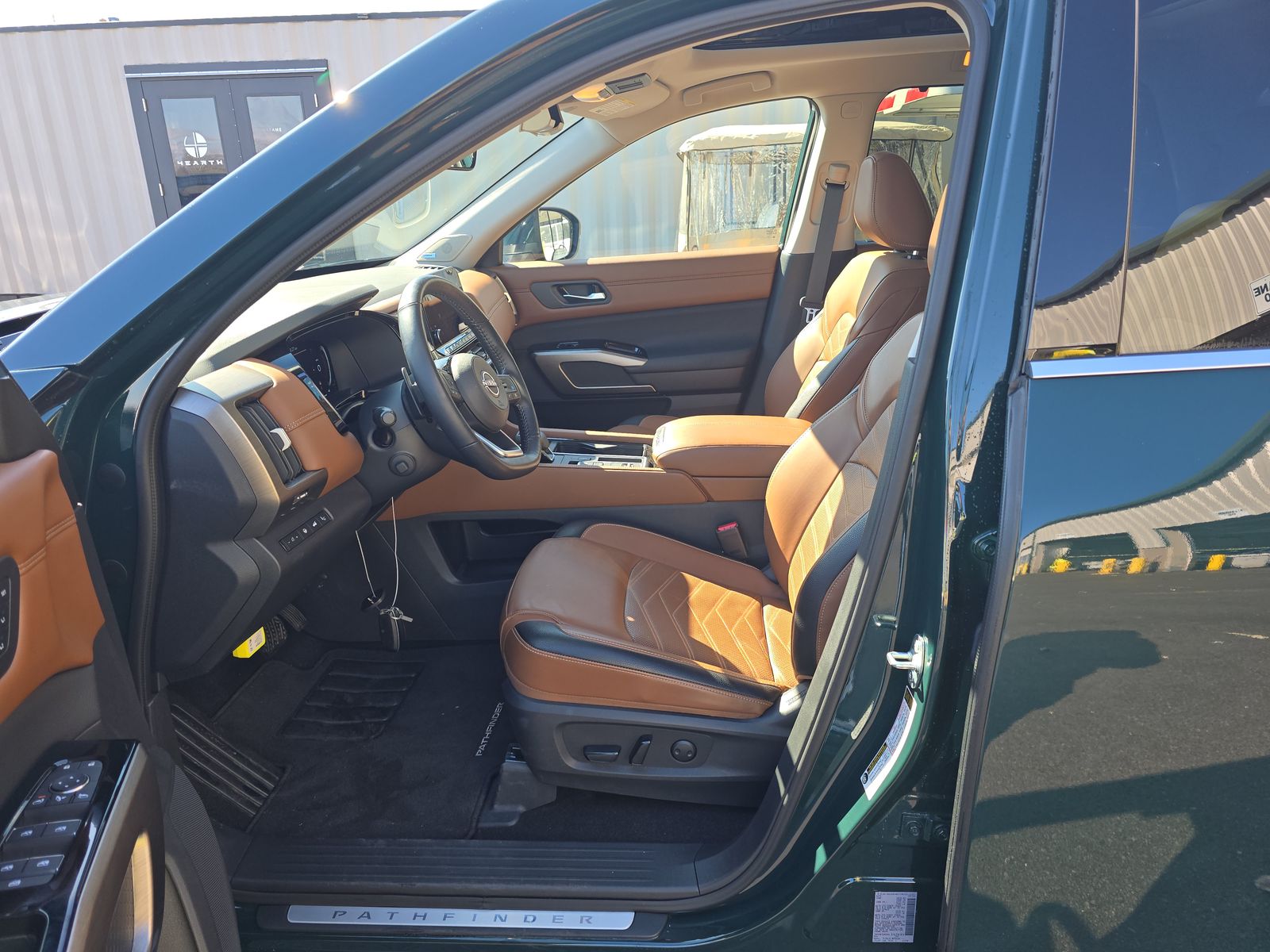 2024 Nissan Pathfinder Platinum FWD