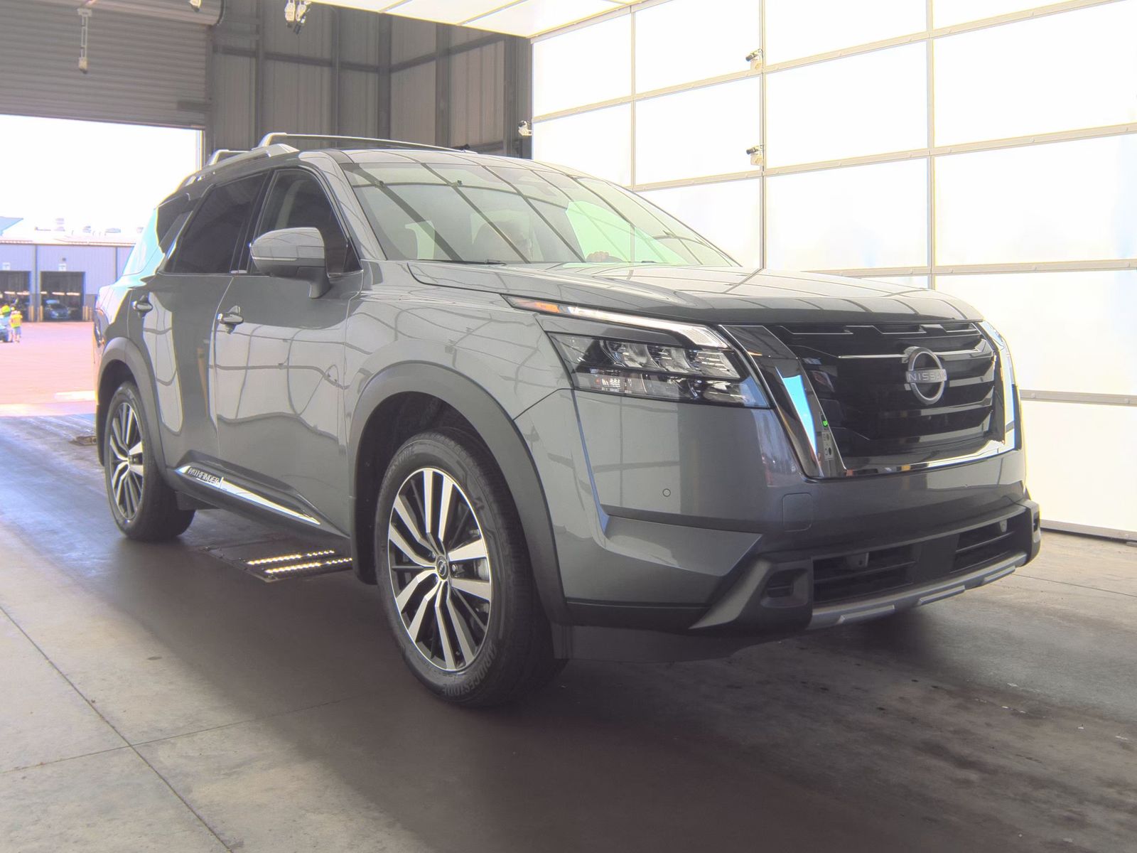 2025 Nissan Pathfinder Platinum FWD