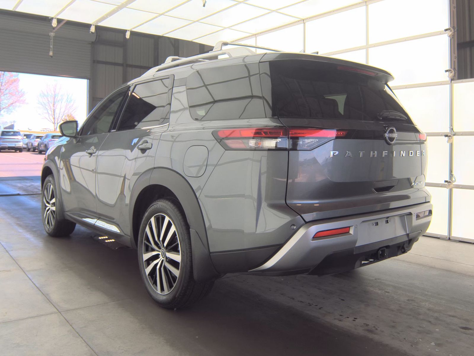 2025 Nissan Pathfinder Platinum FWD