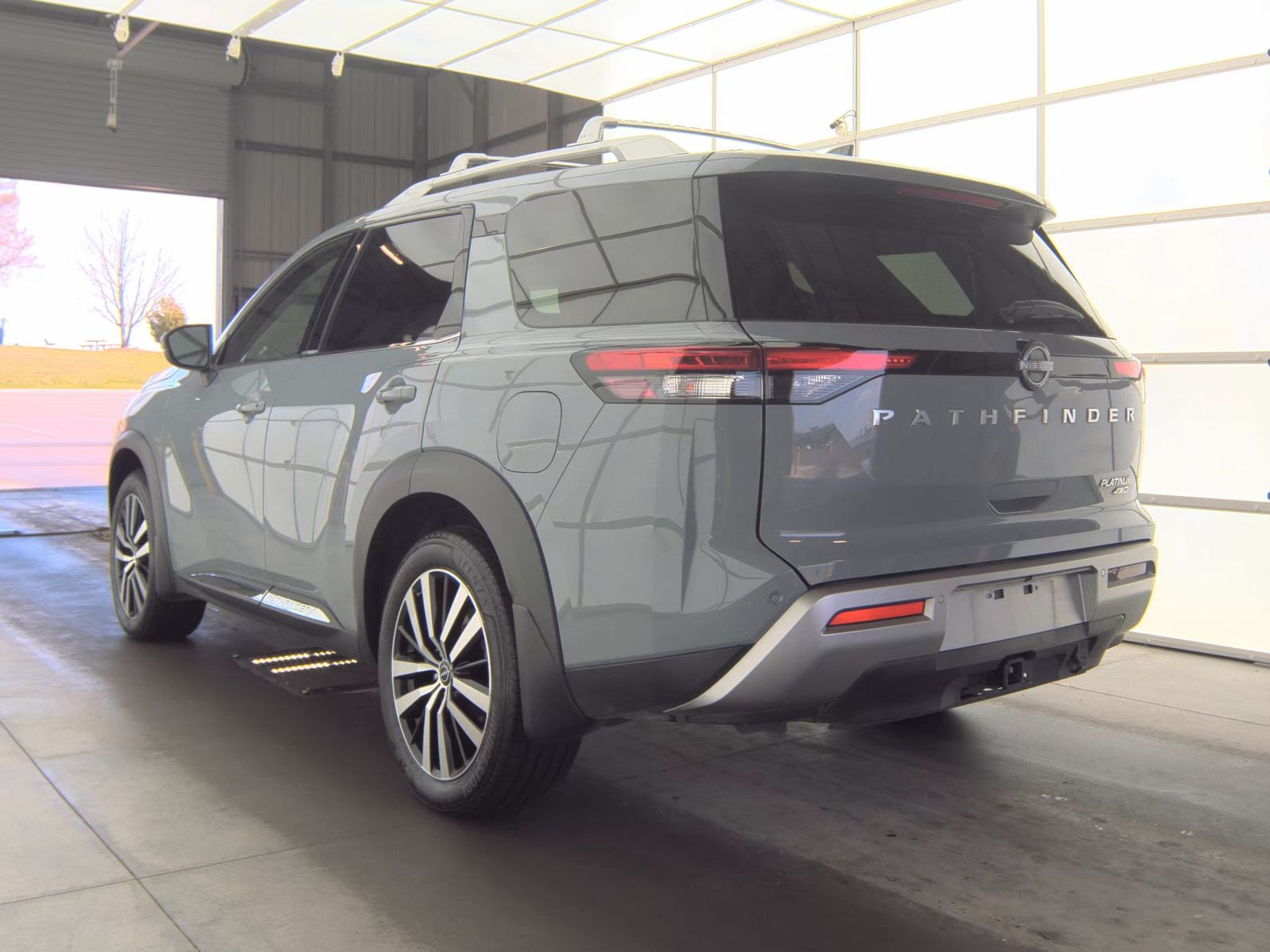 2024 Nissan Pathfinder Platinum AWD