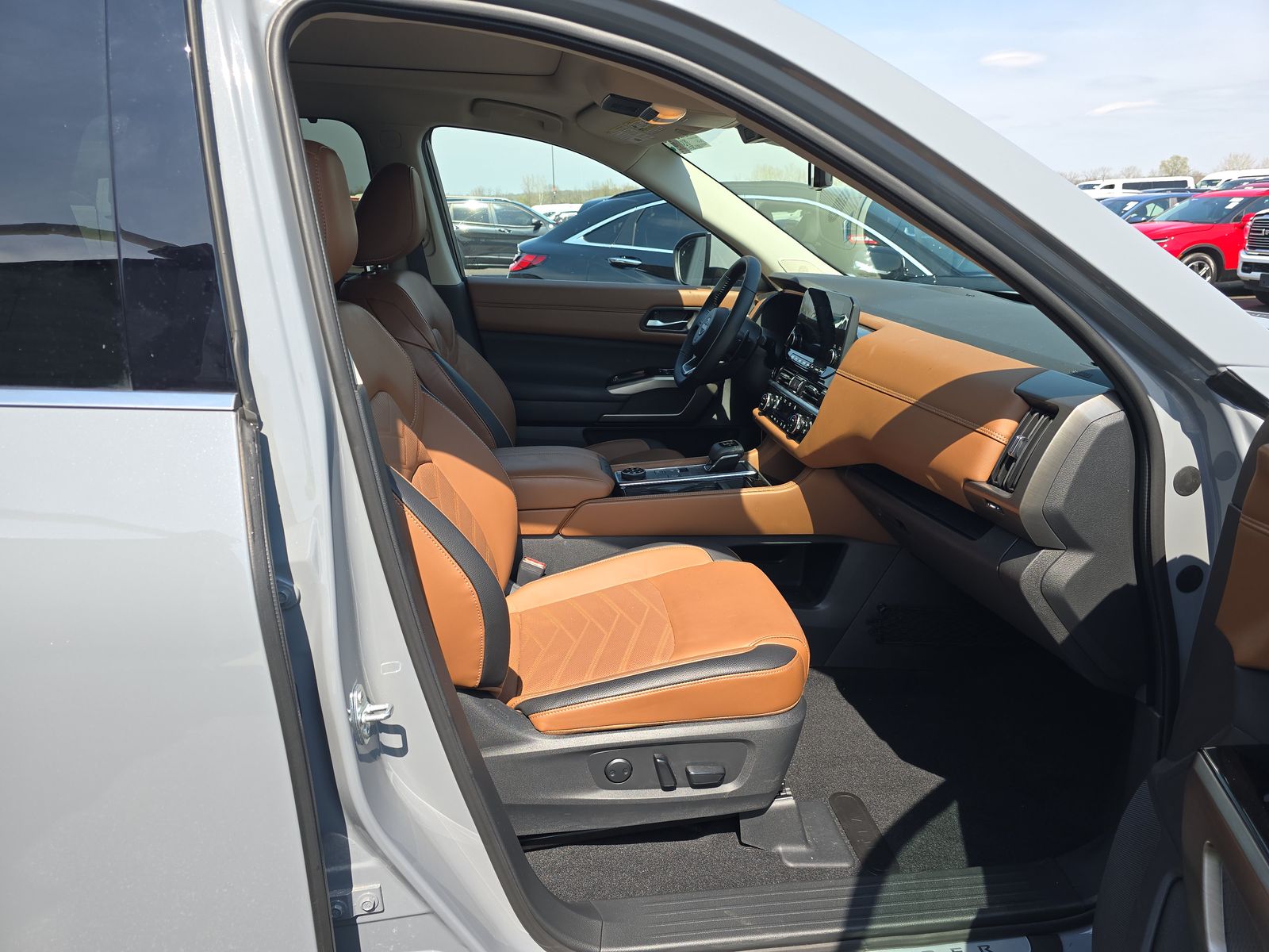 2024 Nissan Pathfinder Platinum AWD