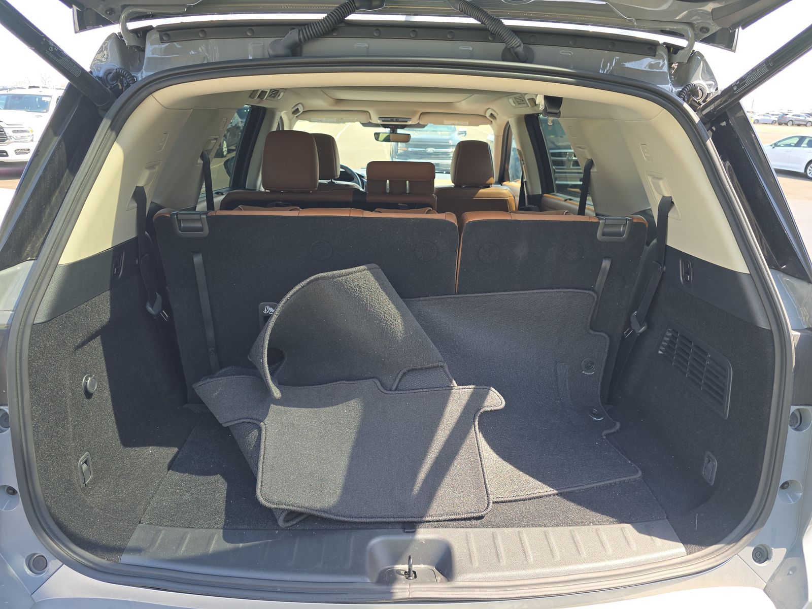 2024 Nissan Pathfinder Platinum AWD