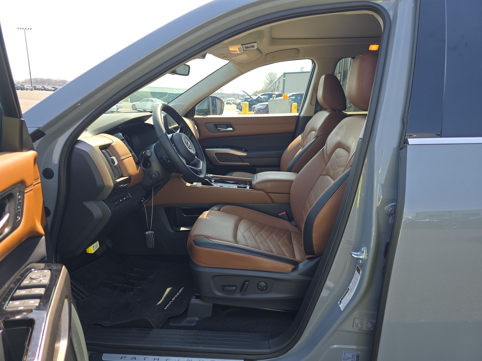 2024 Nissan Pathfinder Platinum AWD