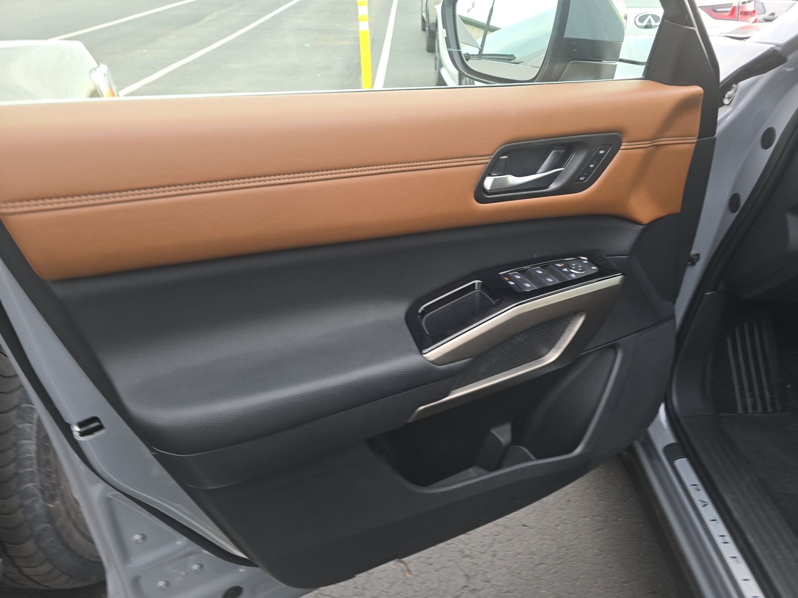 2024 Nissan Pathfinder Platinum AWD