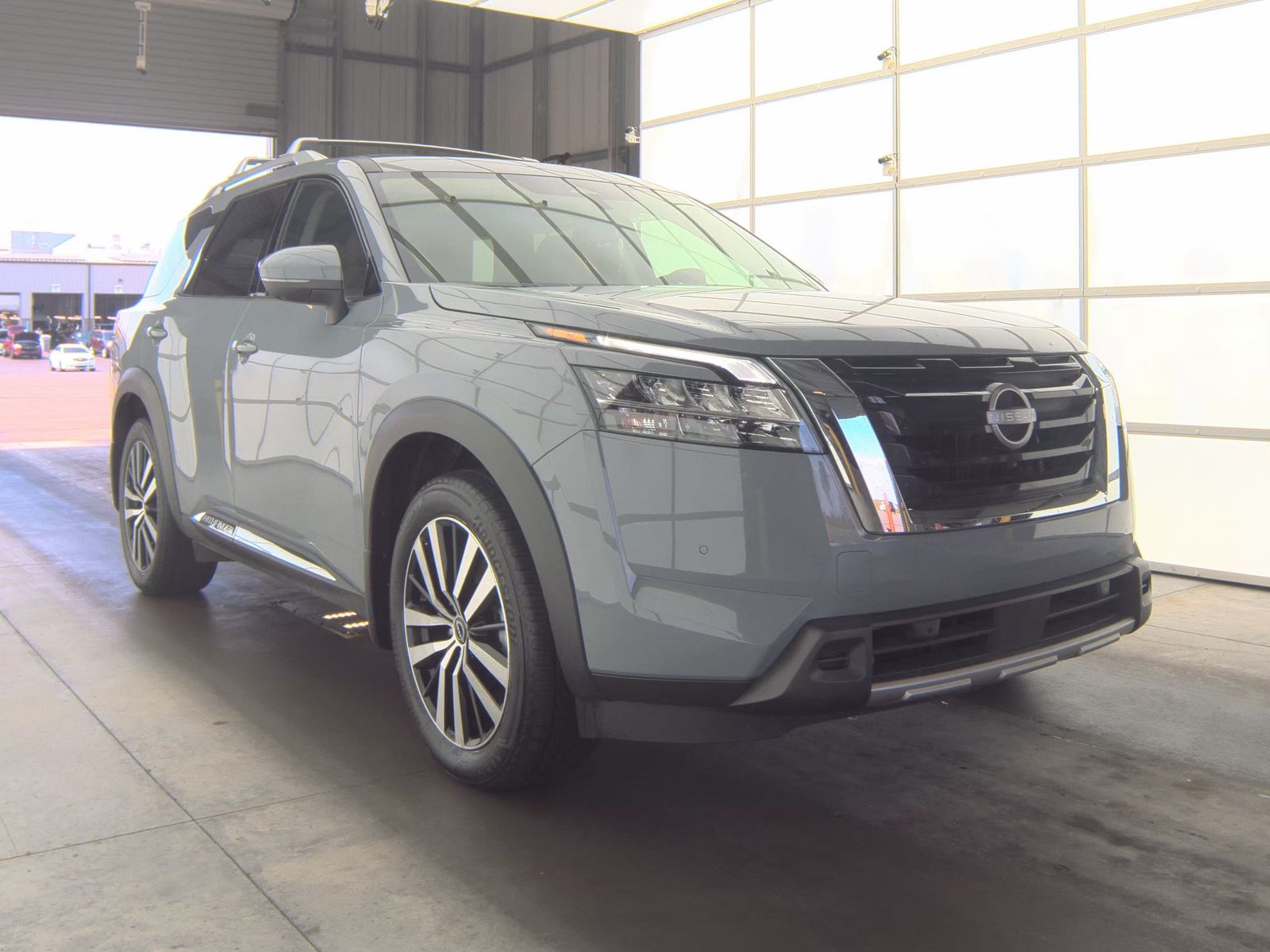 2024 Nissan Pathfinder Platinum AWD
