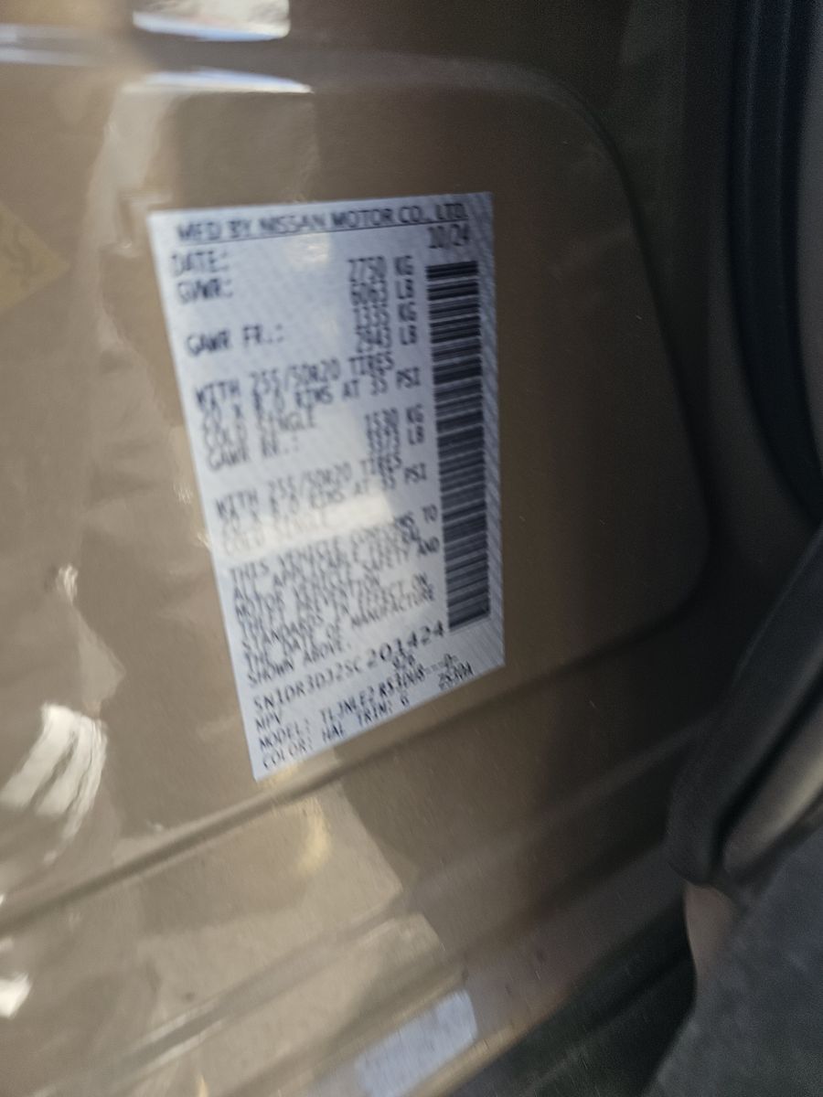 2025 Nissan Pathfinder Platinum AWD