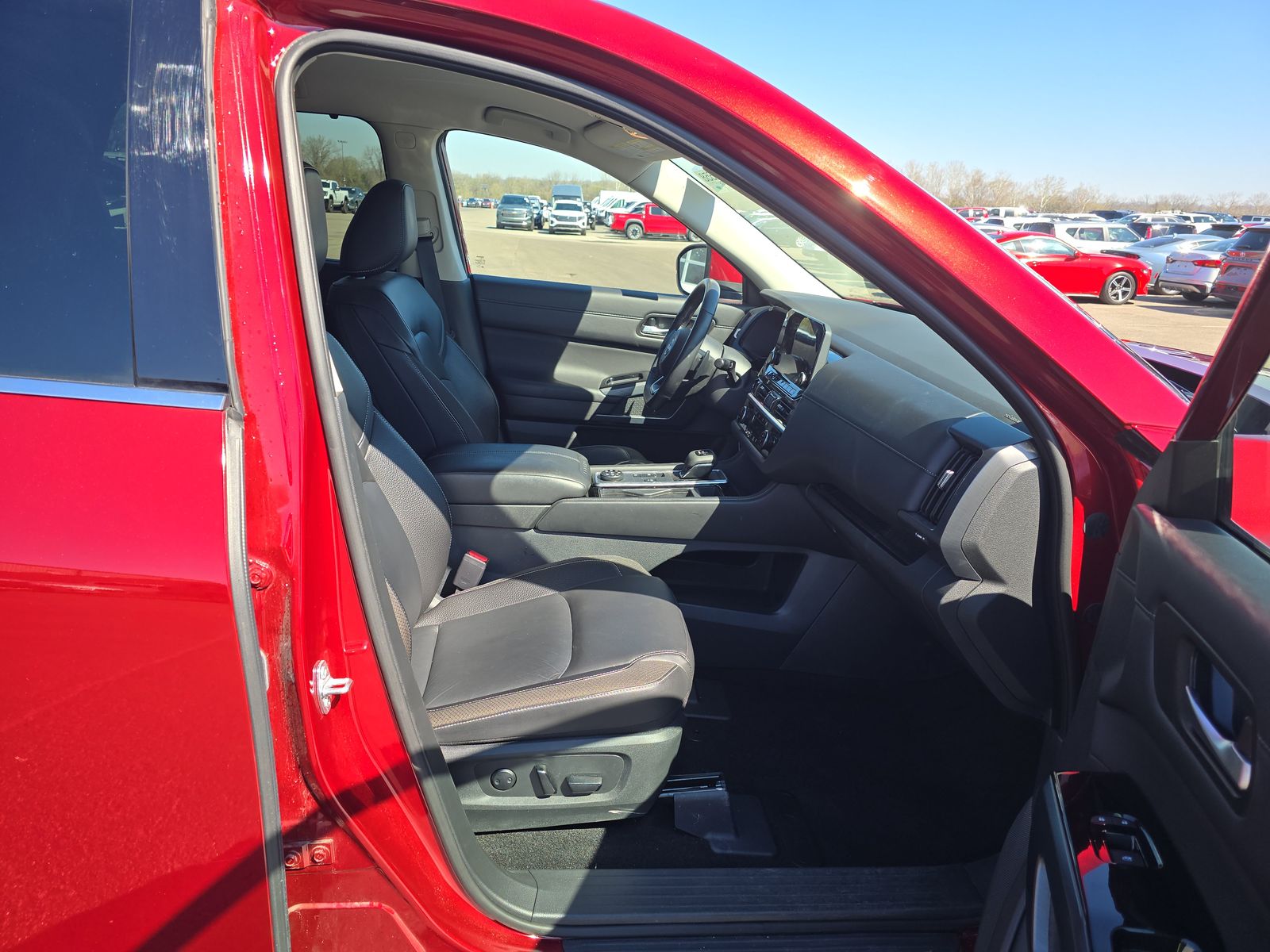 2025 Nissan Pathfinder SL AWD