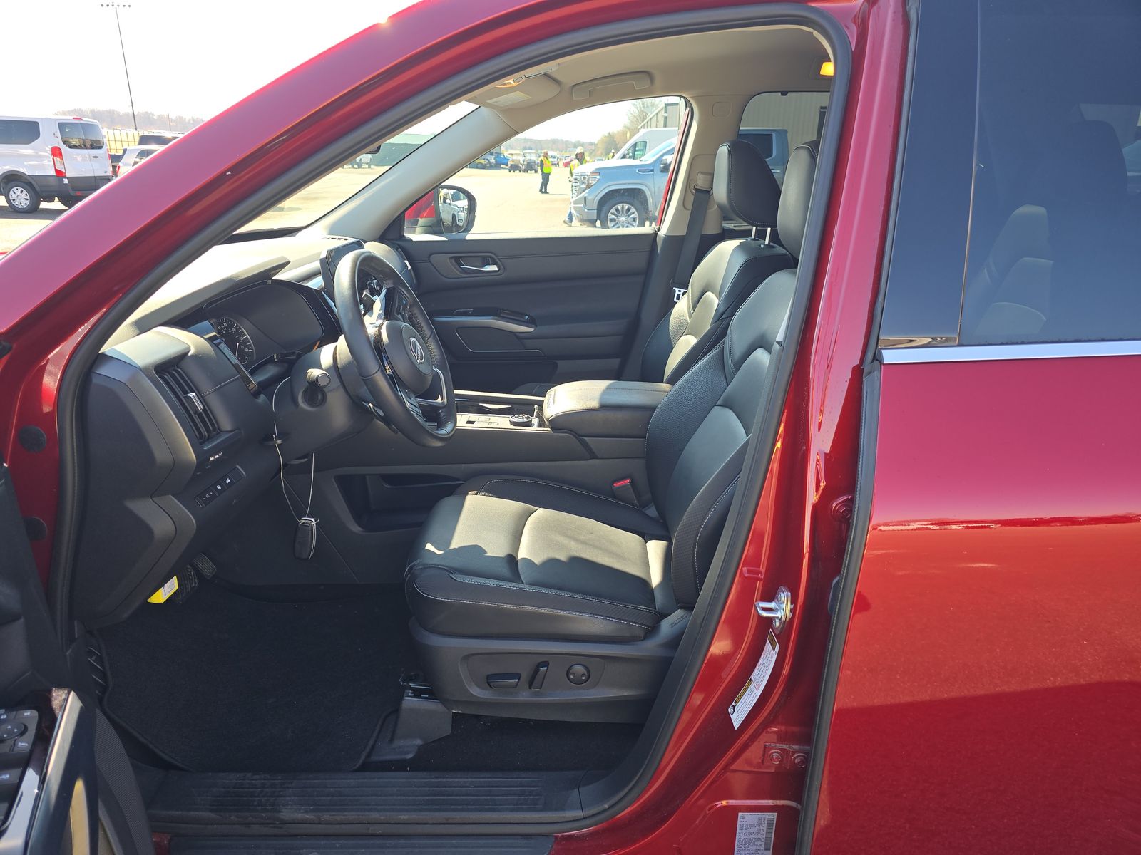 2025 Nissan Pathfinder SL AWD